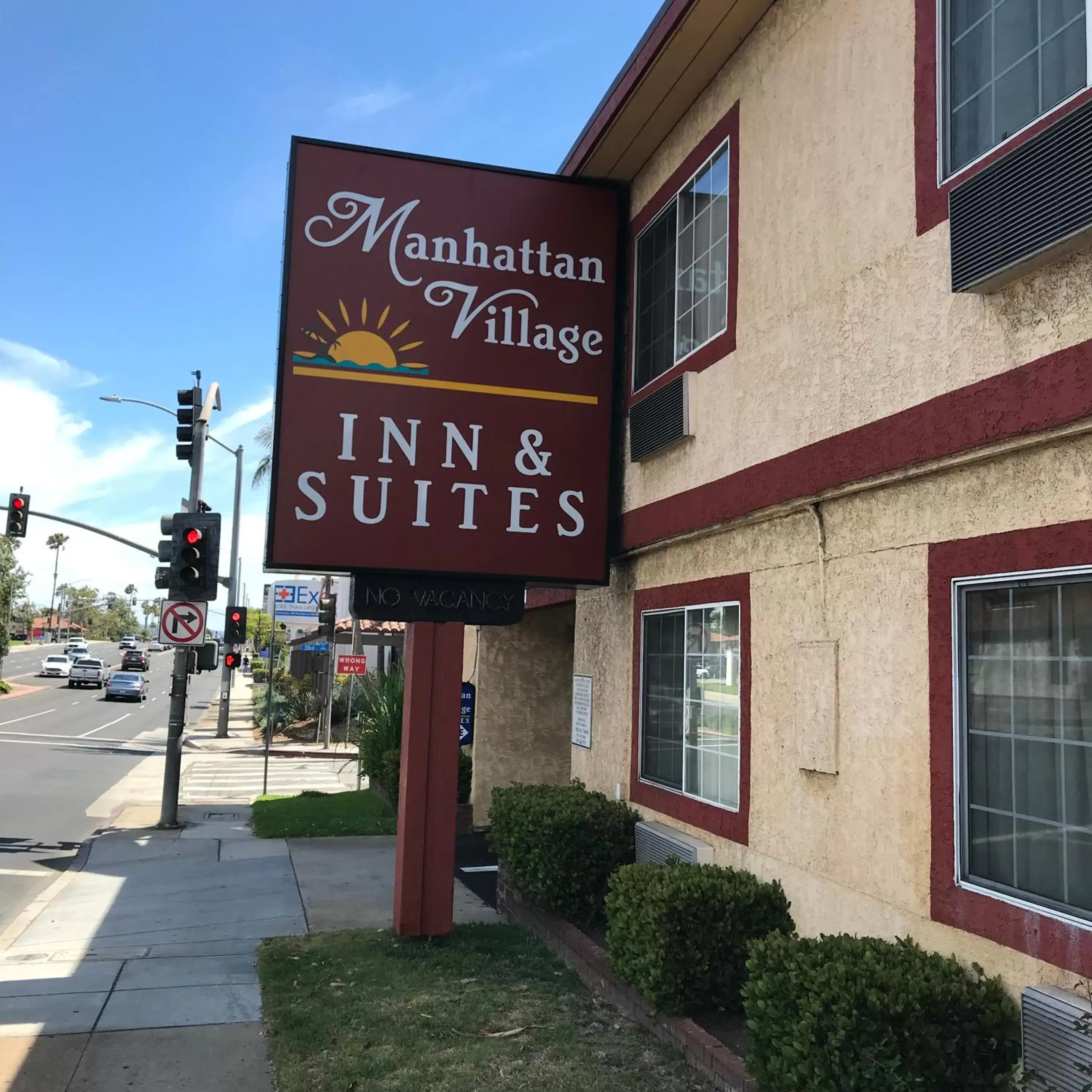 Property Building in Manhattan Inn & Suites