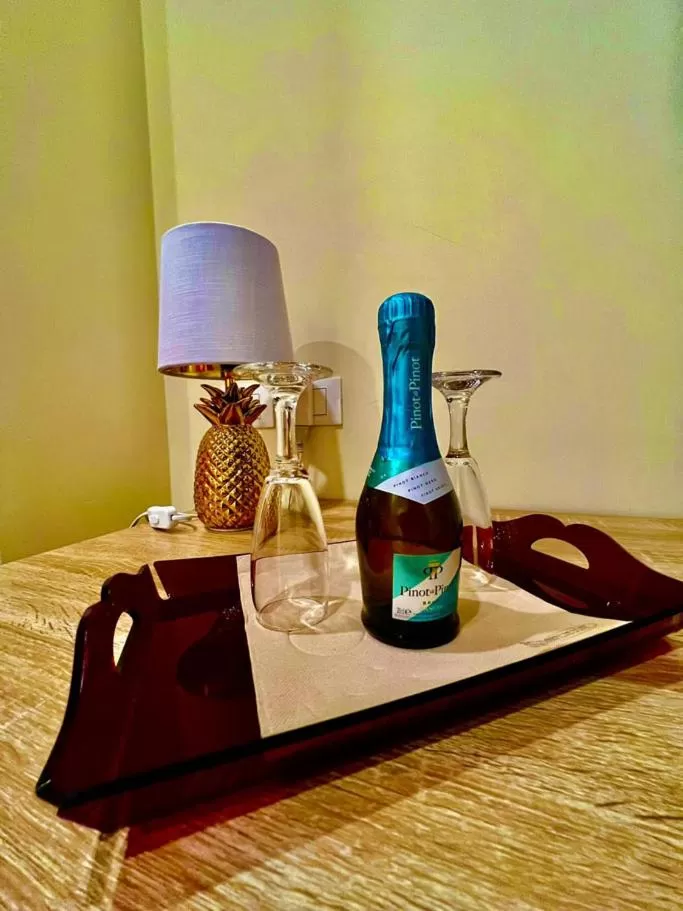 Drinks in Quirinale luxury suite Roma