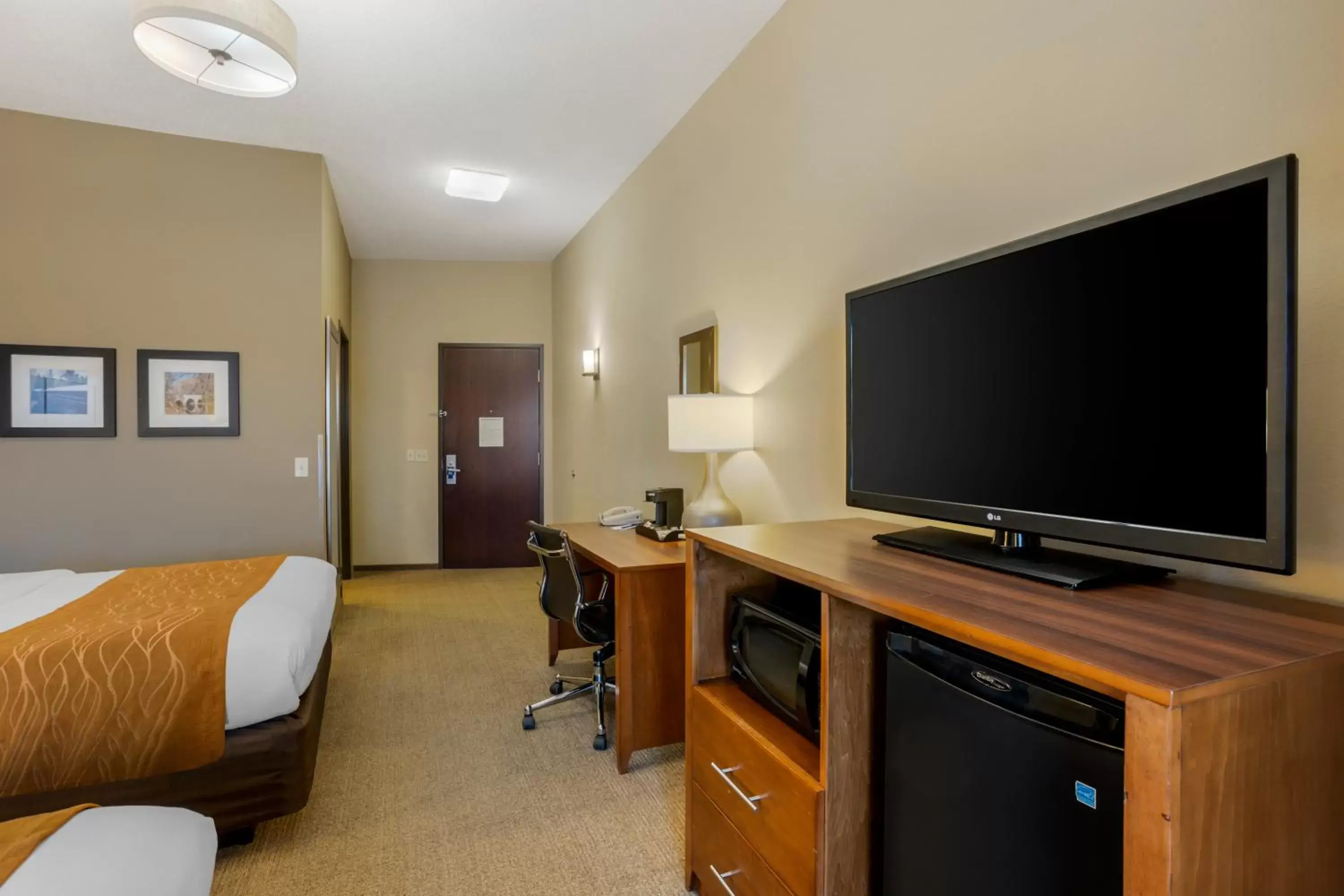 TV/Entertainment Center in Comfort Inn & Suites Sayre