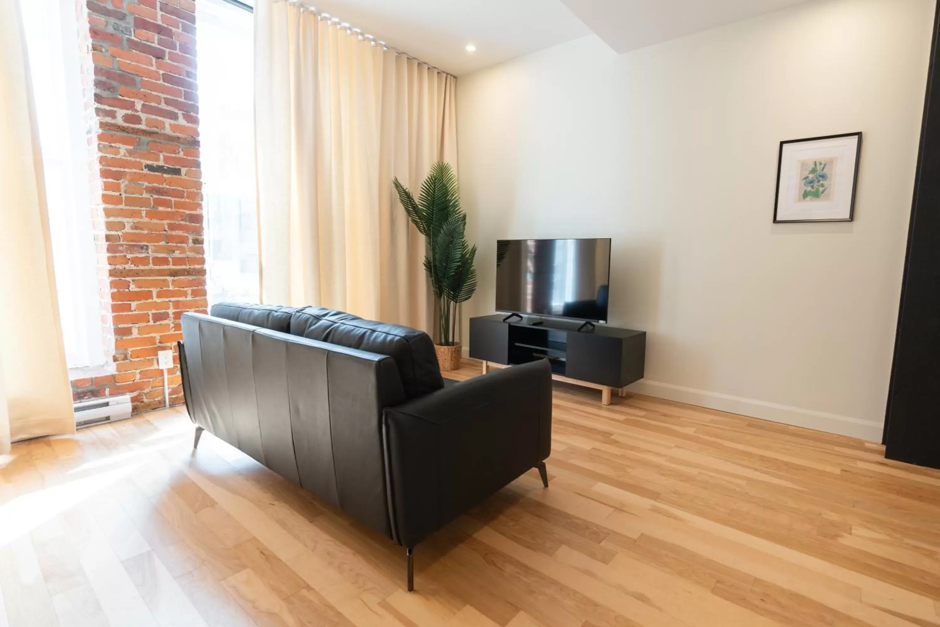 TV and multimedia, Seating Area in Les Lofts de la Barricade - Par les Lofts Vieux-Québec