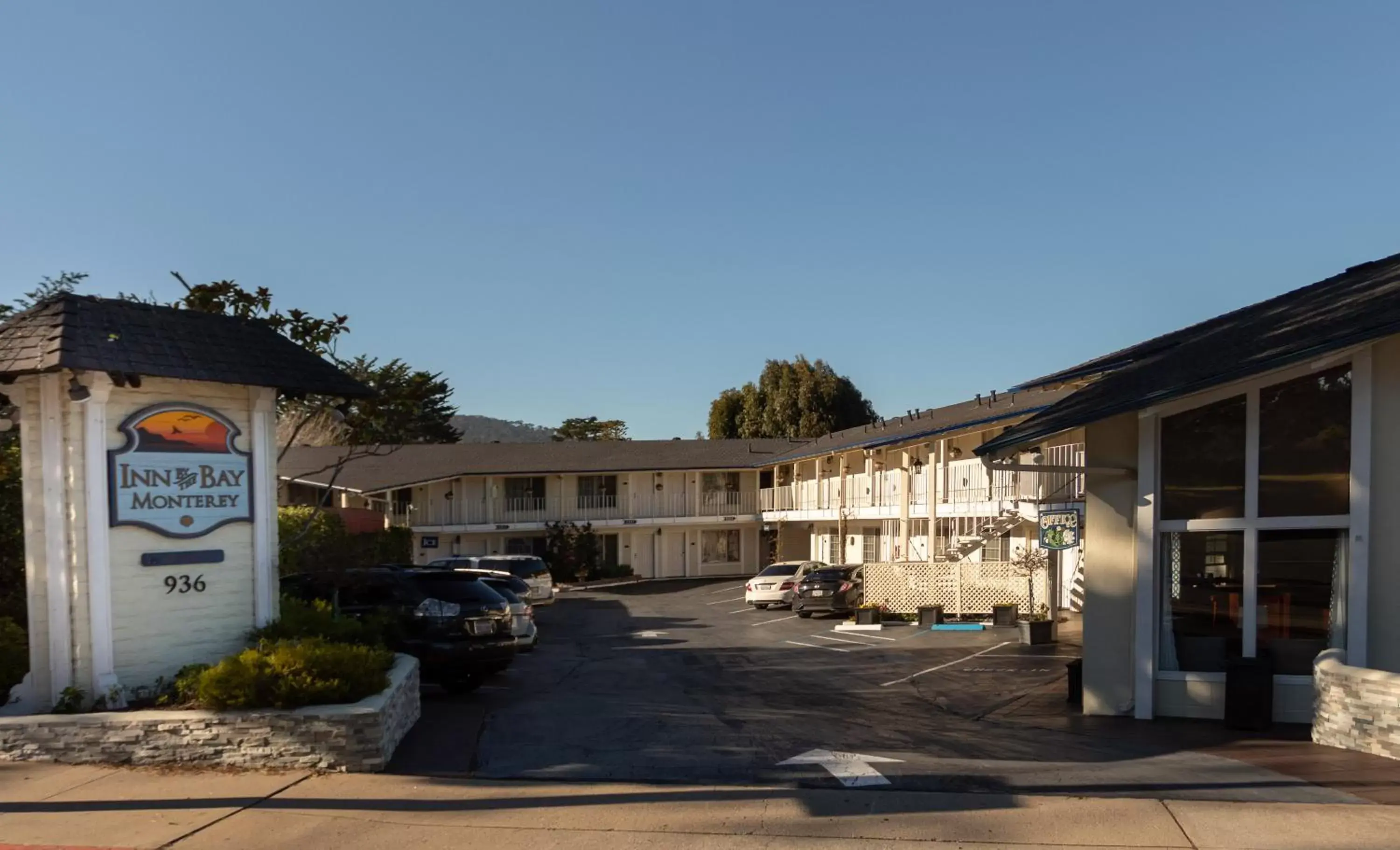 Property Building in Inn By the Bay Monterey
