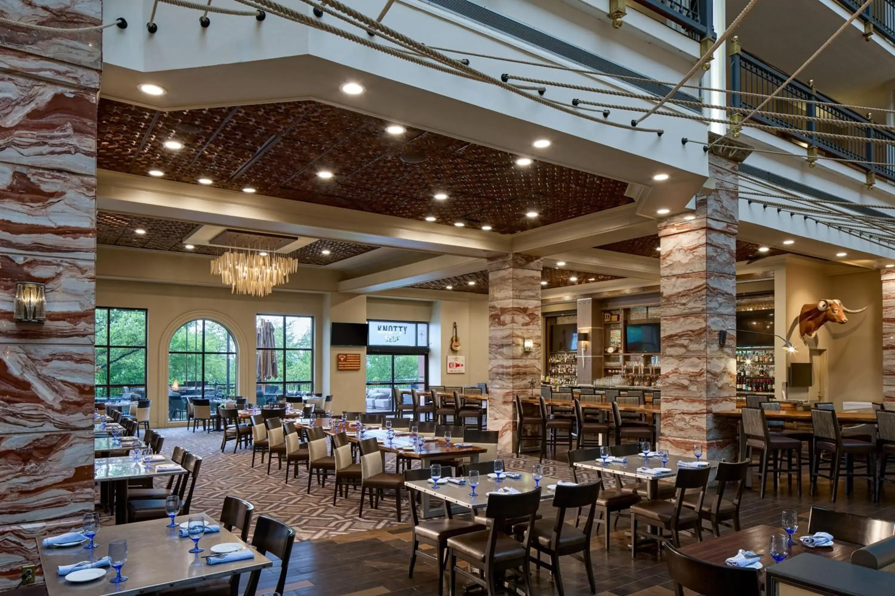 Restaurant/Places to Eat in Renaissance Austin Hotel