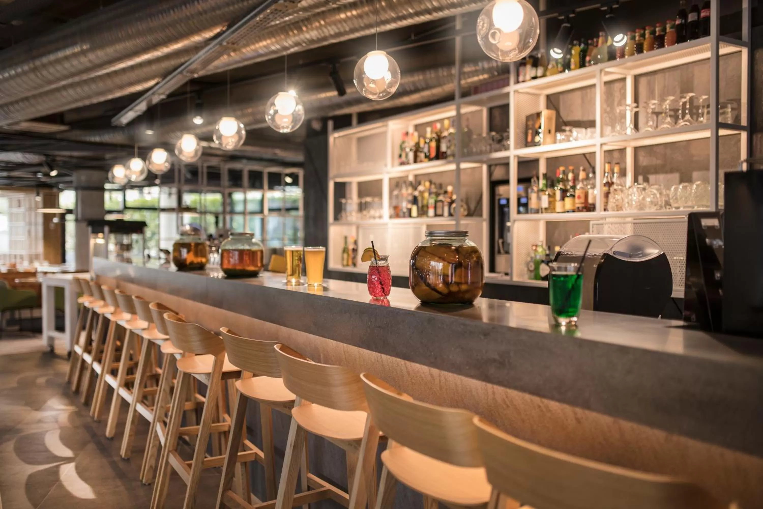 Restaurant/places to eat in Novotel Annecy Centre