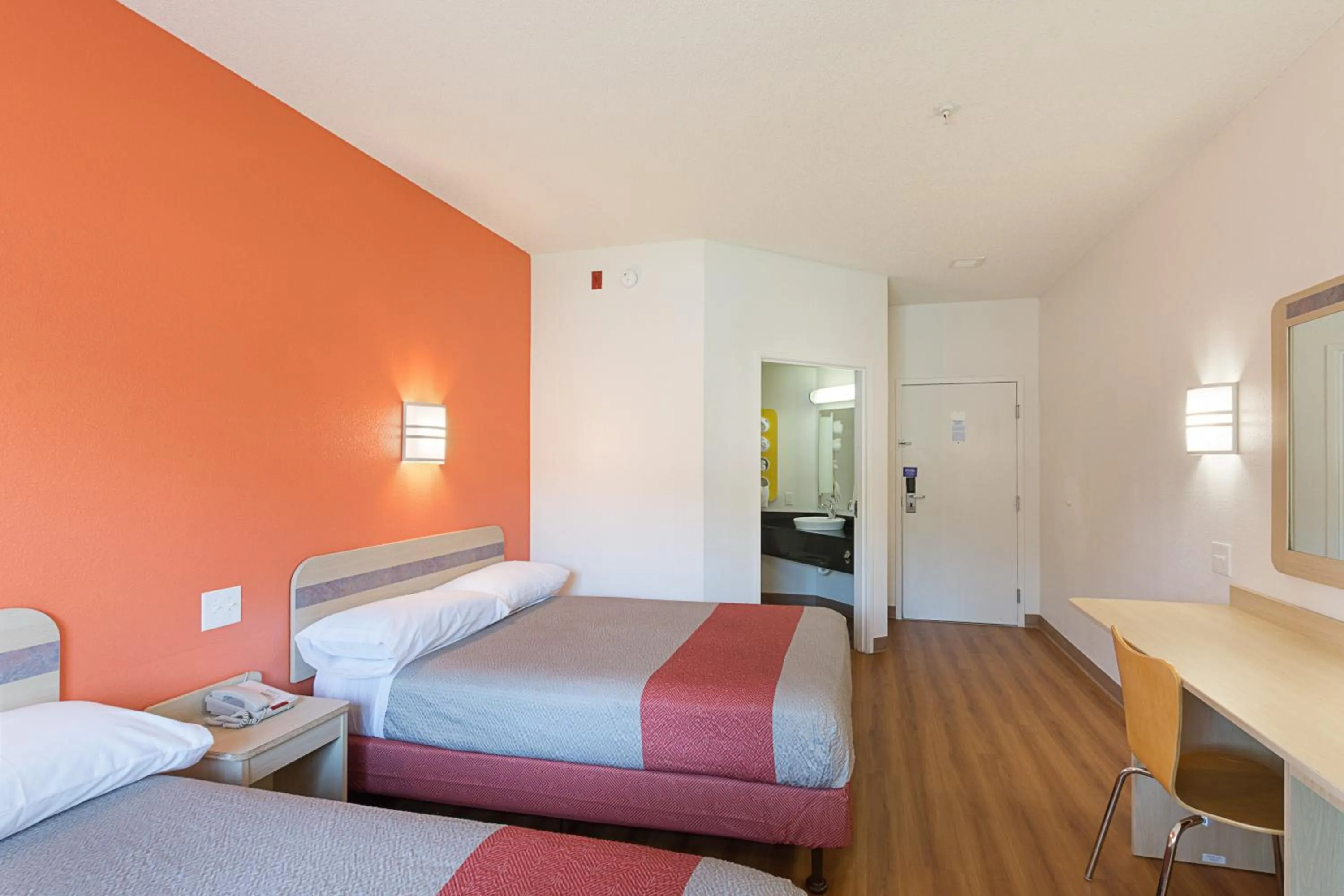 Bedroom, Bed in Motel 6-Columbia, SC - Fort Jackson Area