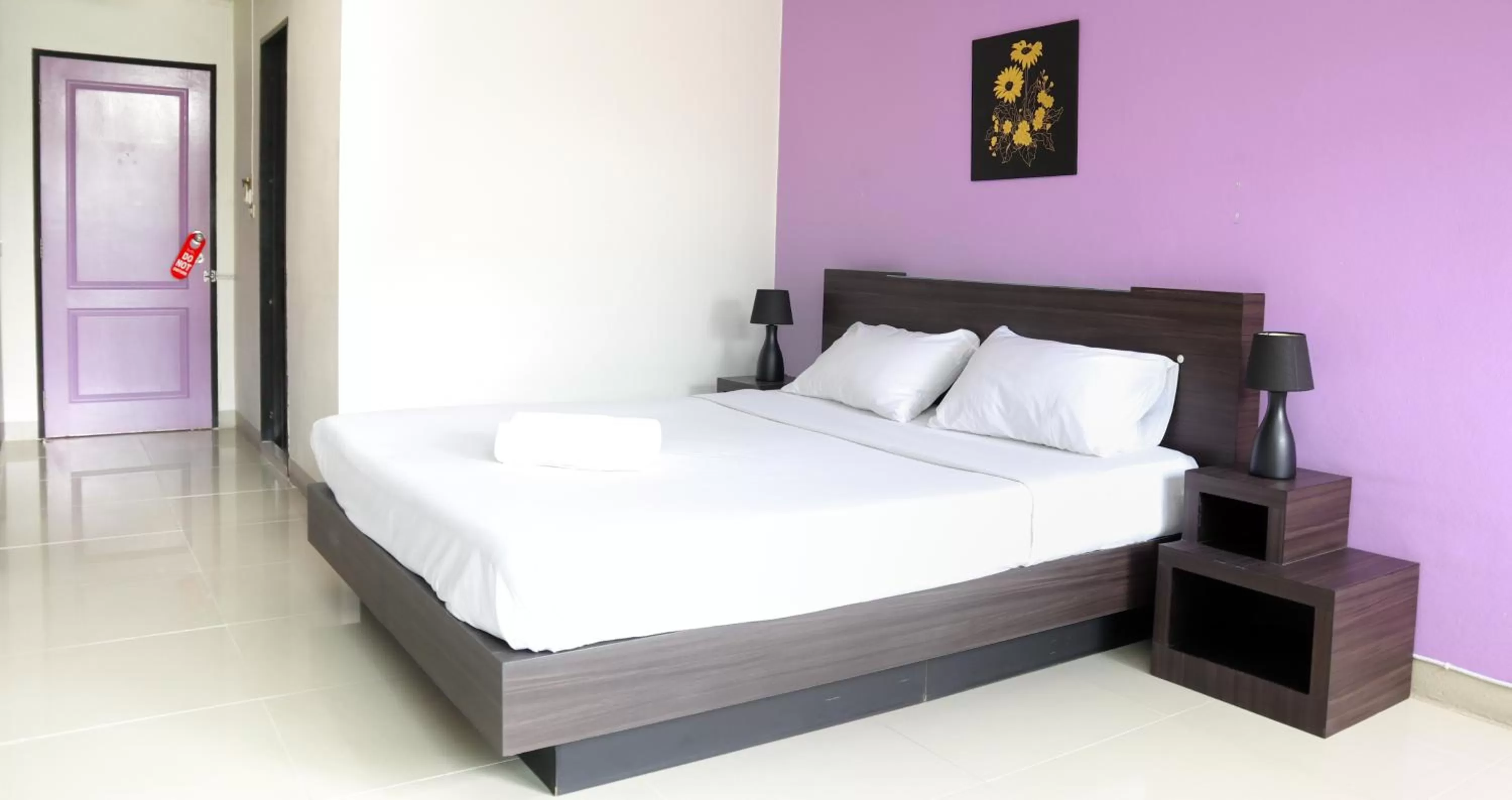 Bedroom, Bed in Smith Residence