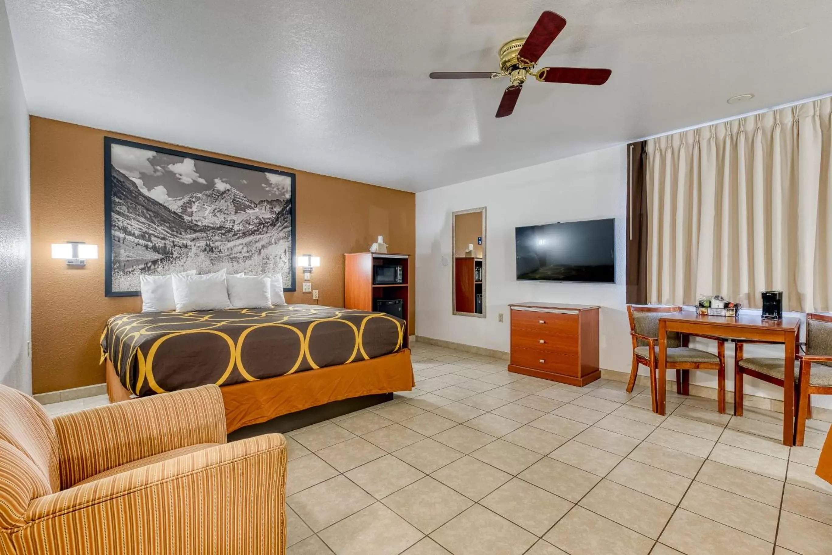 Suite with Two King Beds - Mobility Accessible/Dog Friendly/Non-Smoking in Super 8 by Wyndham Alamosa
