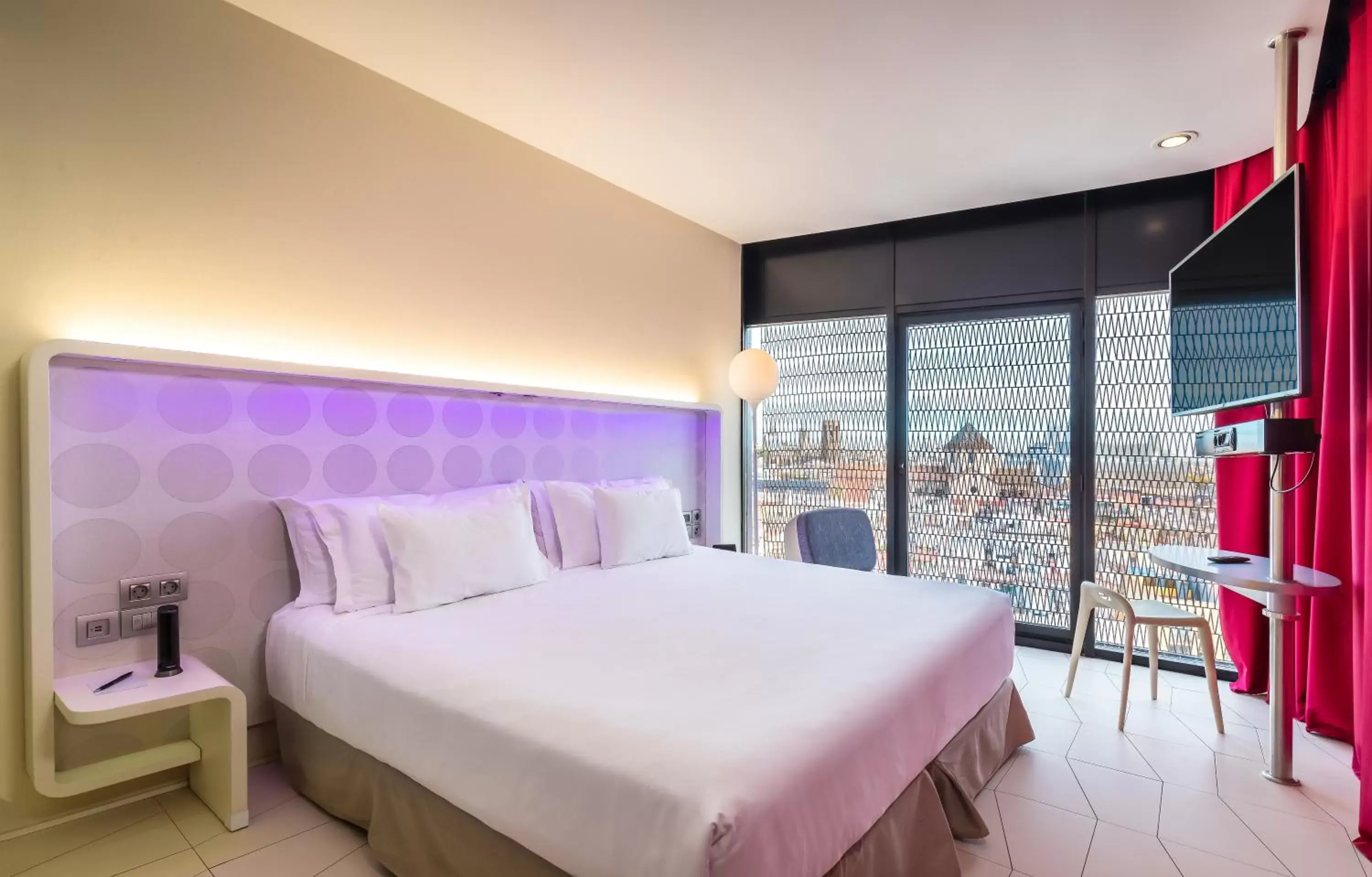 Bedroom in Barceló Raval