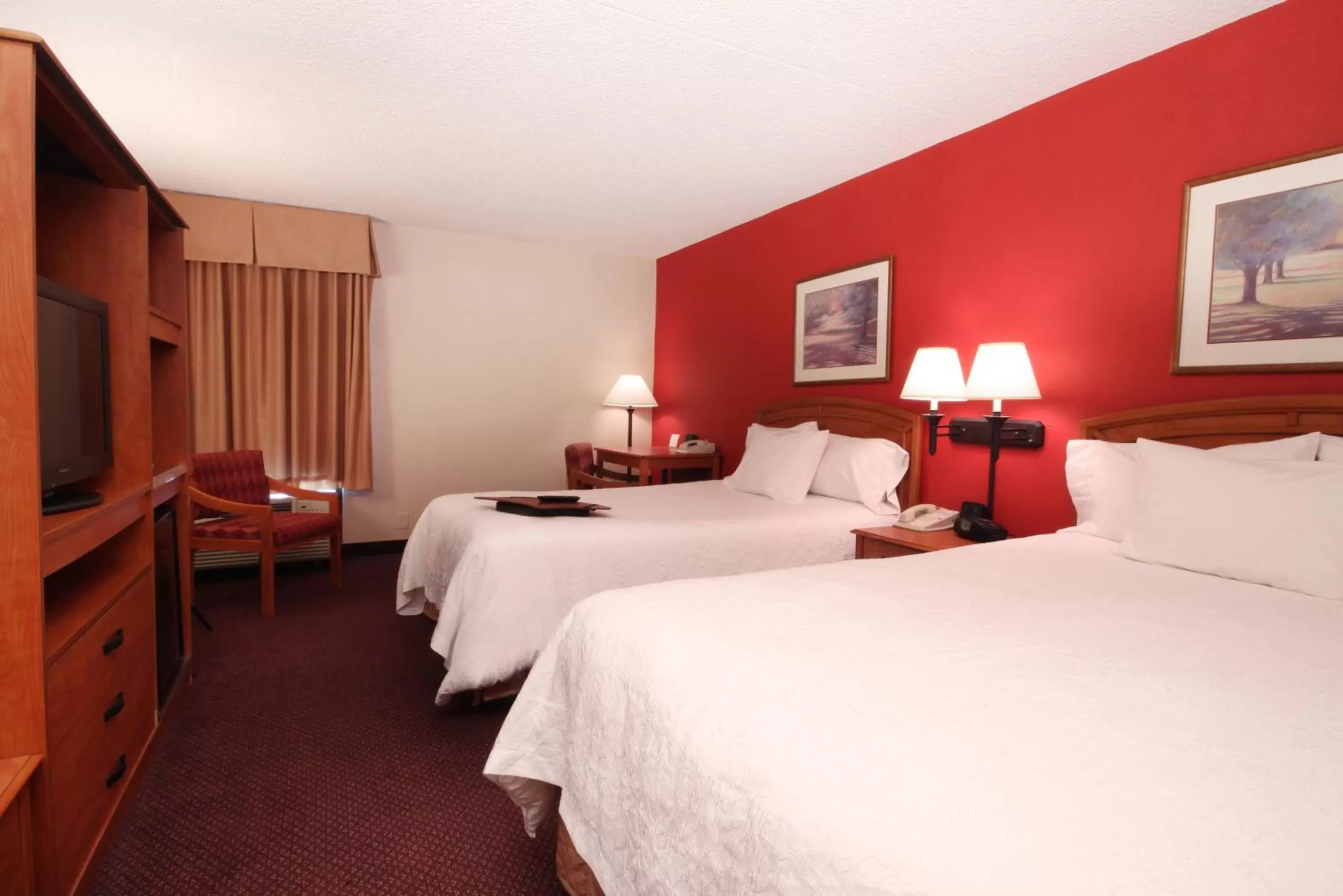 Bed in SureStay Hotel by Best Western Secaucus Meadowlands