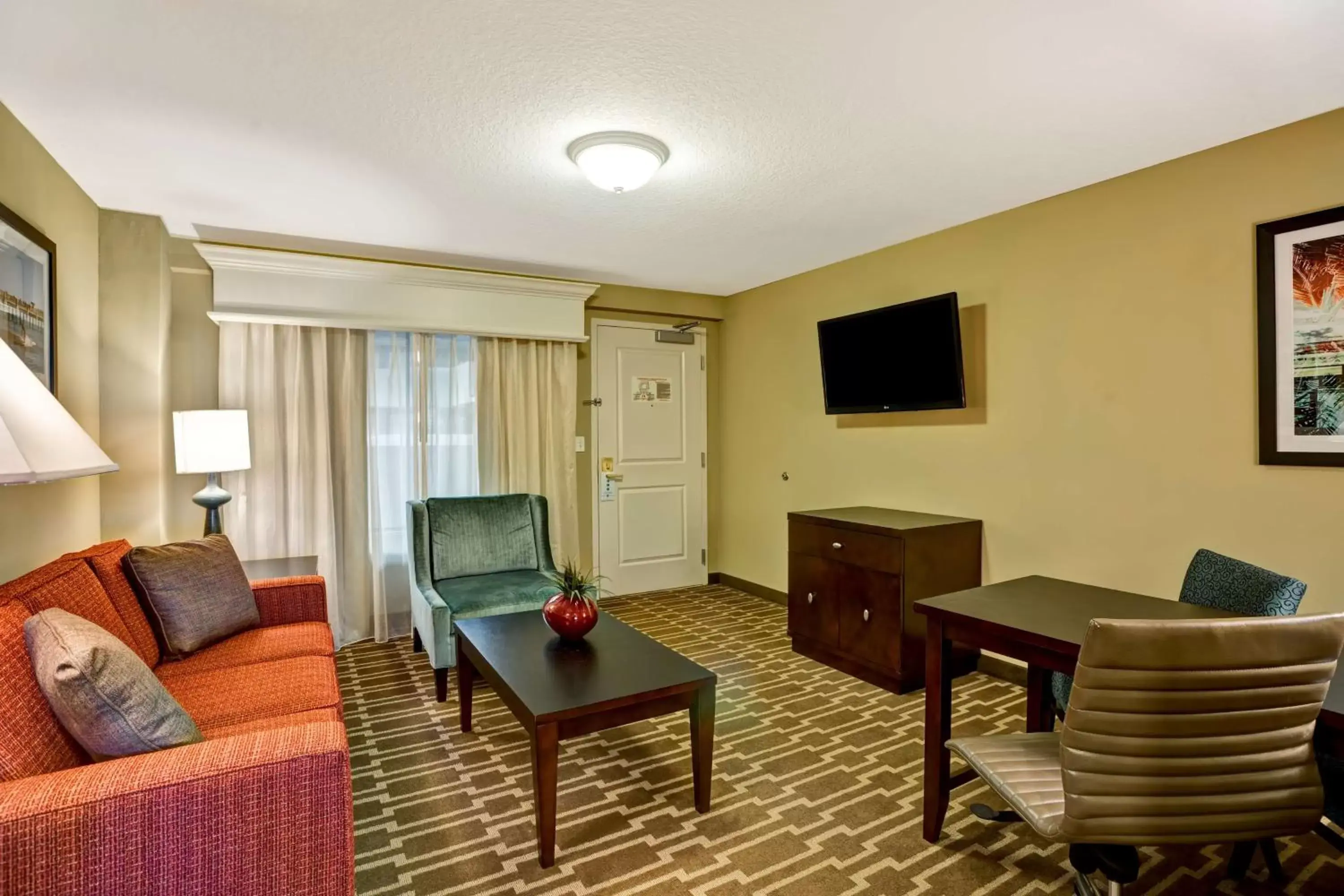 Bedroom, Seating Area in Embassy Suites Fort Myers - Estero