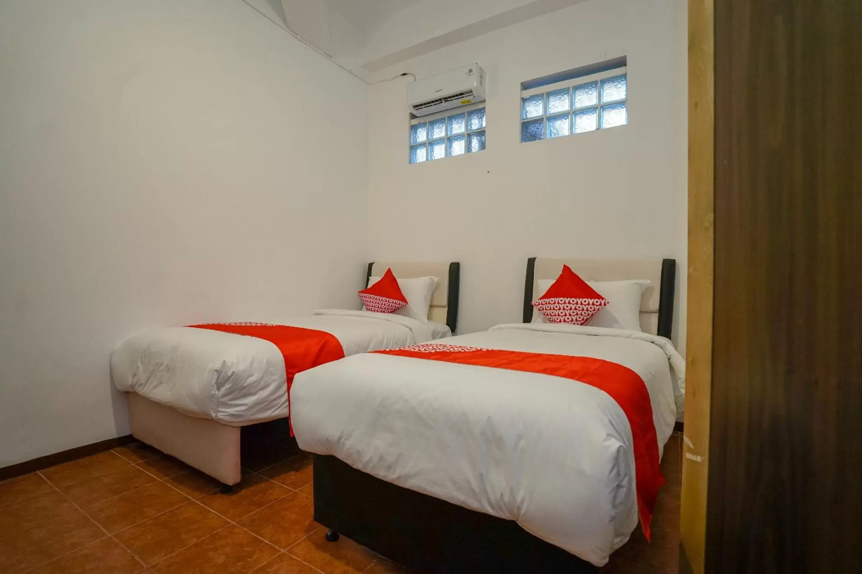 Bedroom, Bed in Super OYO 1844 Bravo Residence