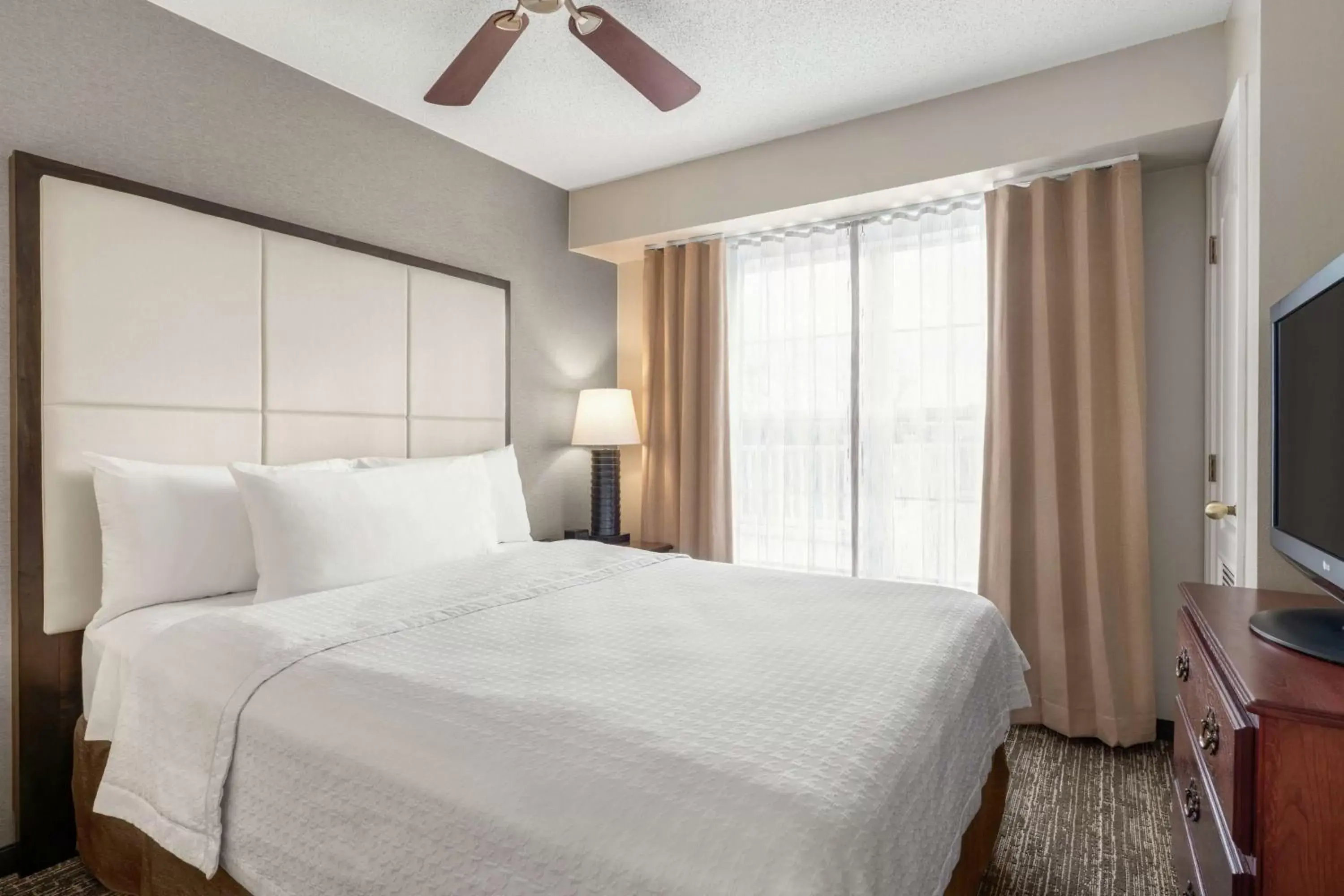 Bedroom, Bed in Homewood Suites by Hilton Providence-Warwick