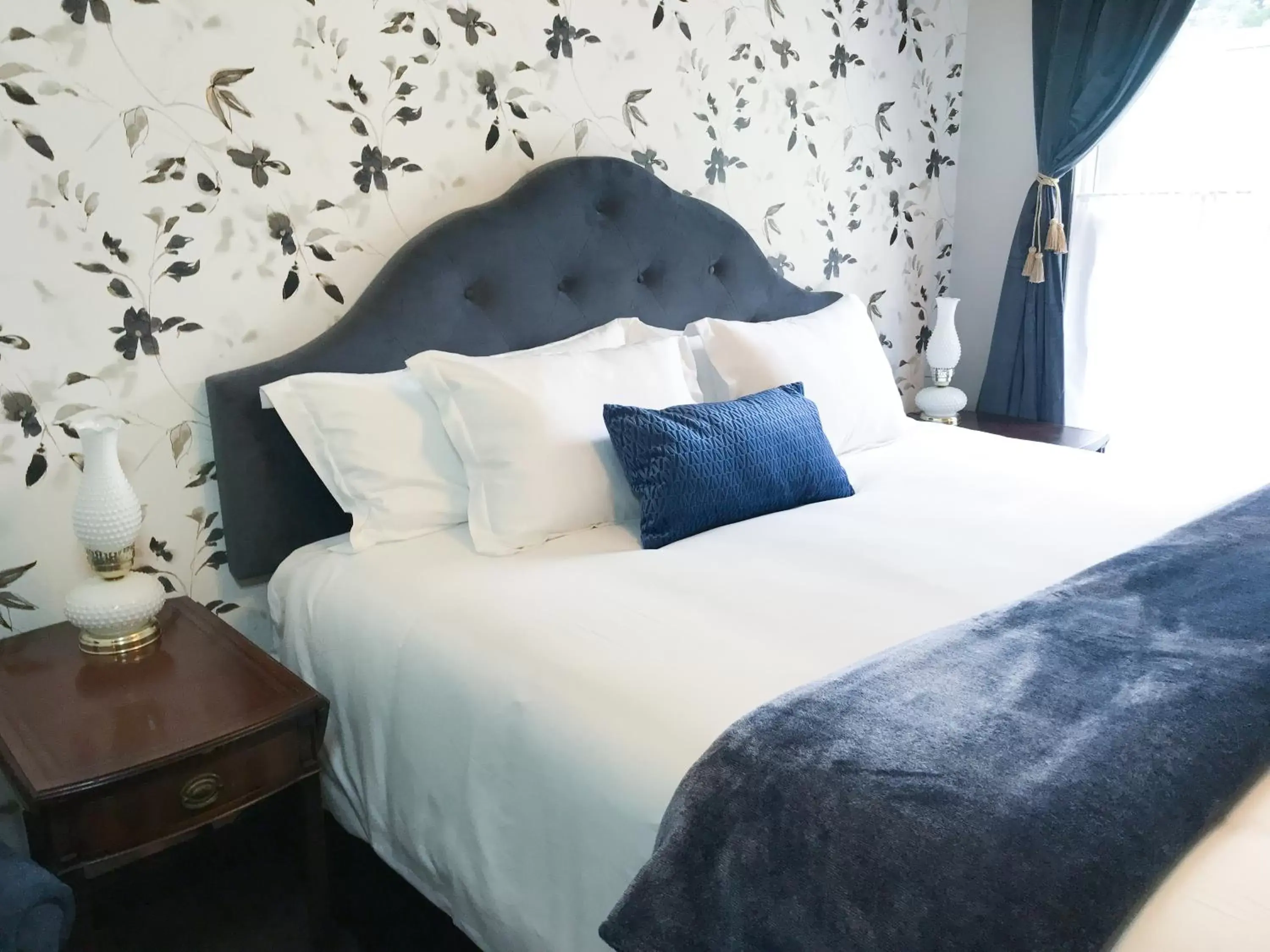 King Room 12 in Hotel Stevenson King Room 12 in Hotel Stevenson