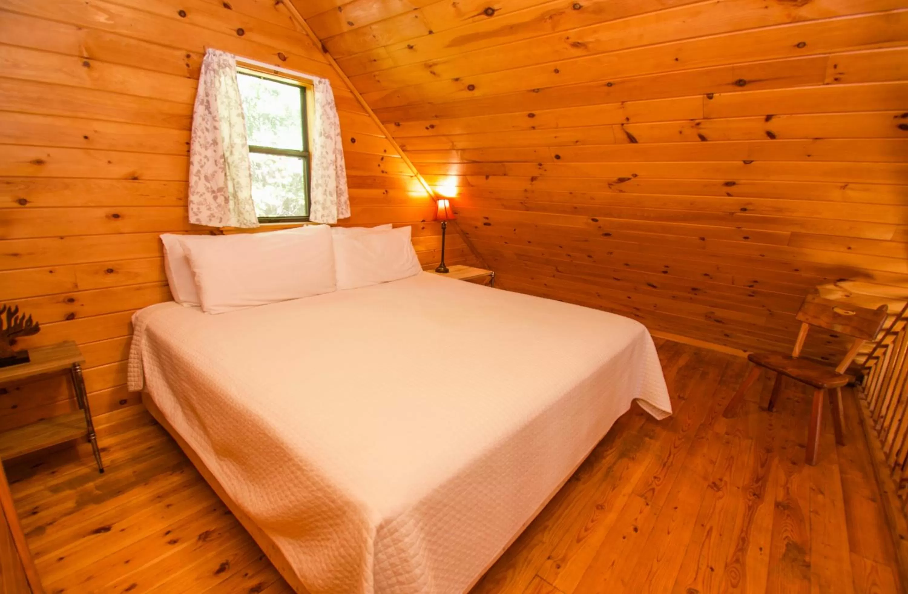 Bedroom, Bed in Paradise Hills, Winery Resort & Spa