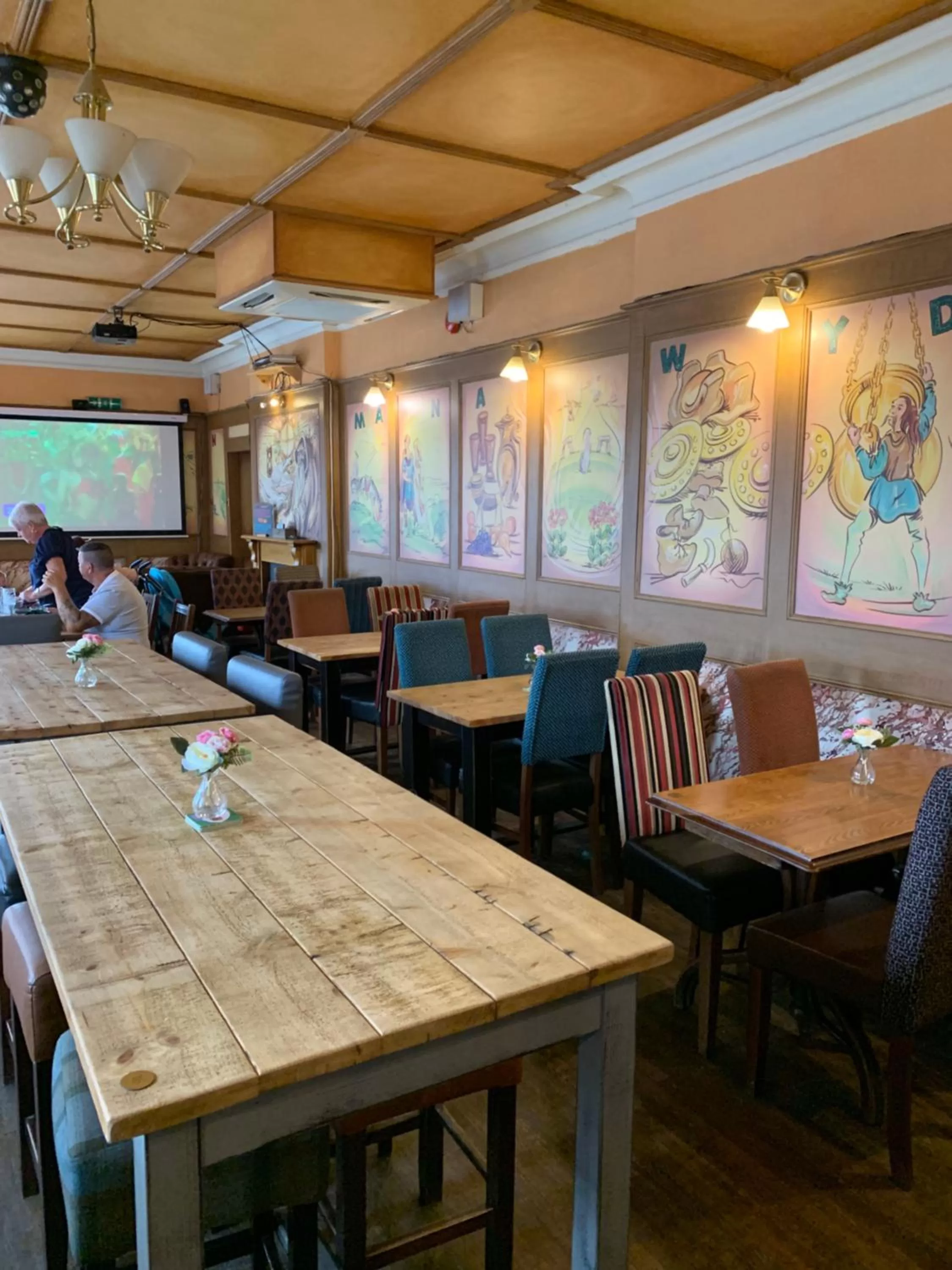 Restaurant/places to eat in The Royal