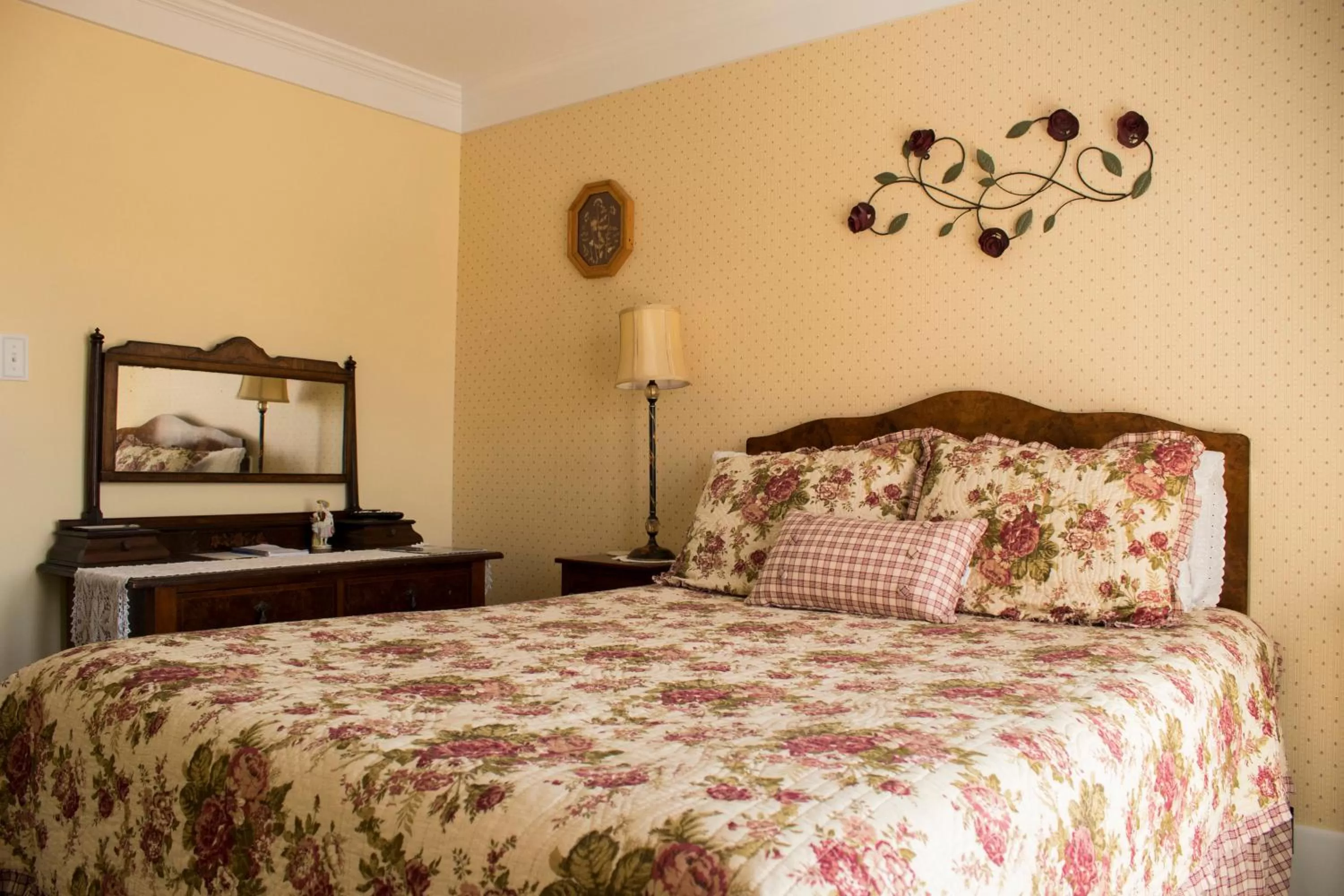 Bed in Wildflower Bed and Breakfast