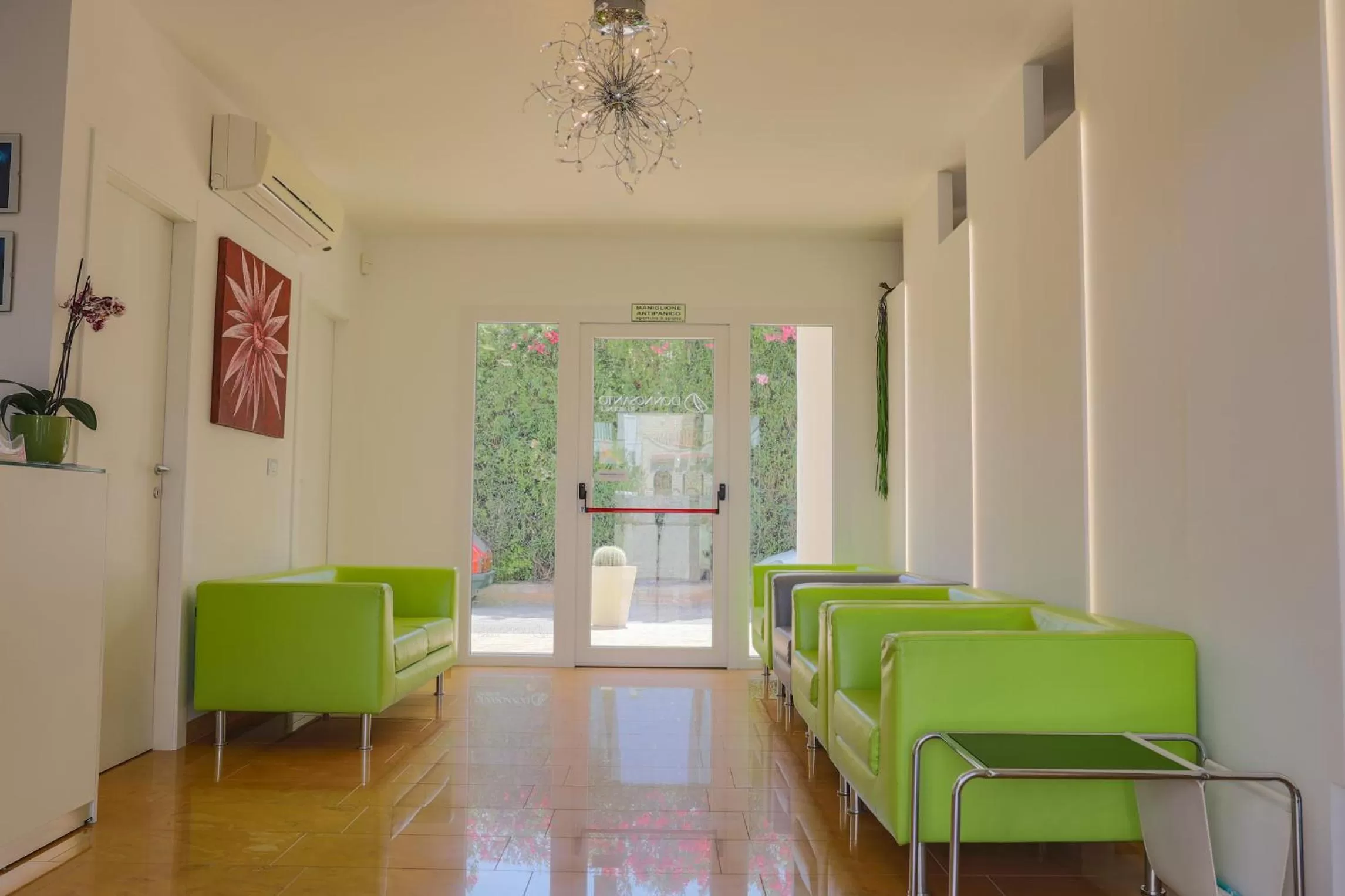 Lobby or reception in Donnosanto Residence Torre Santa Sabina