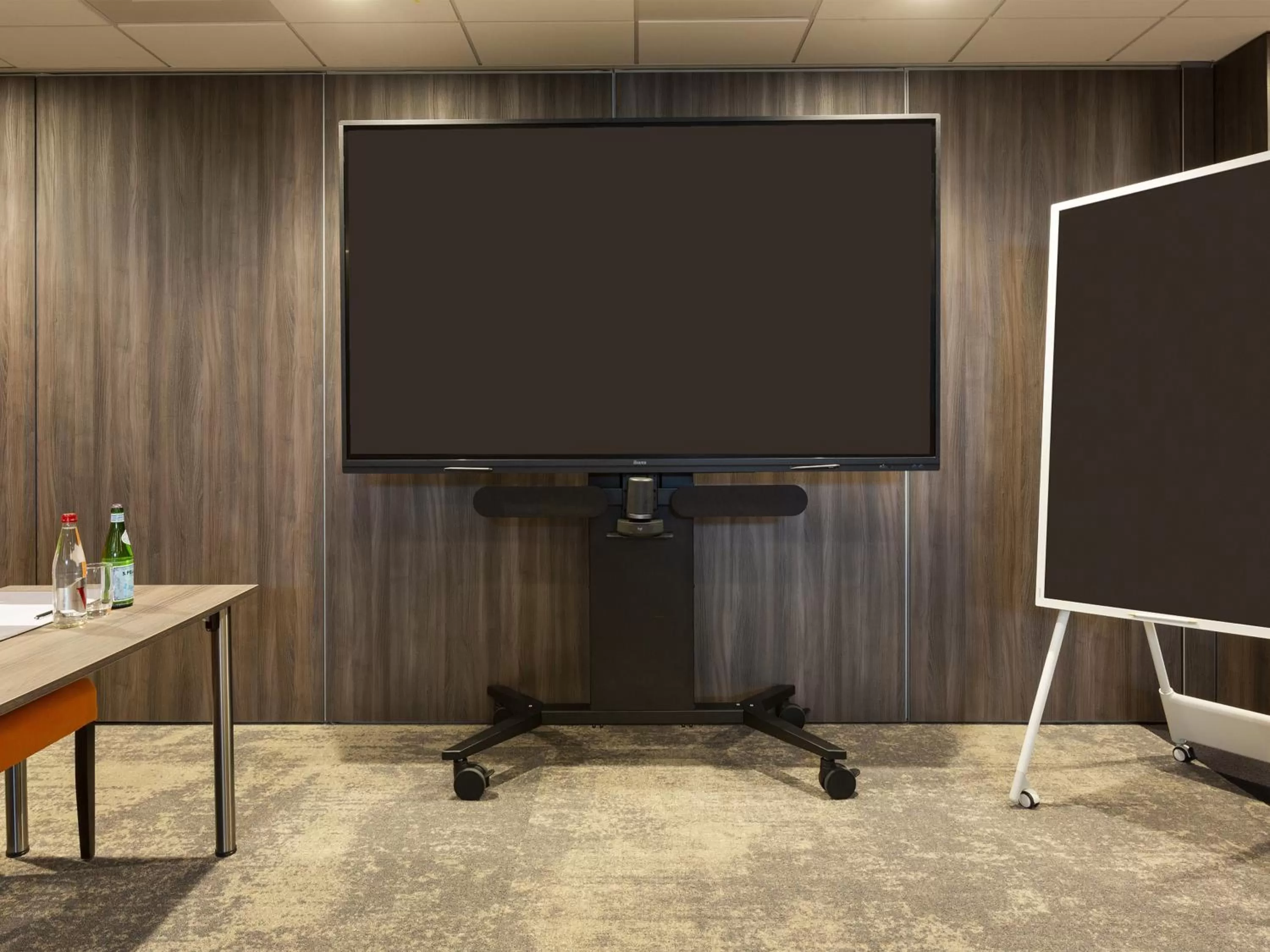 Meeting/conference room in Hôtel Roi Soleil Prestige Plaisir - St Quentin