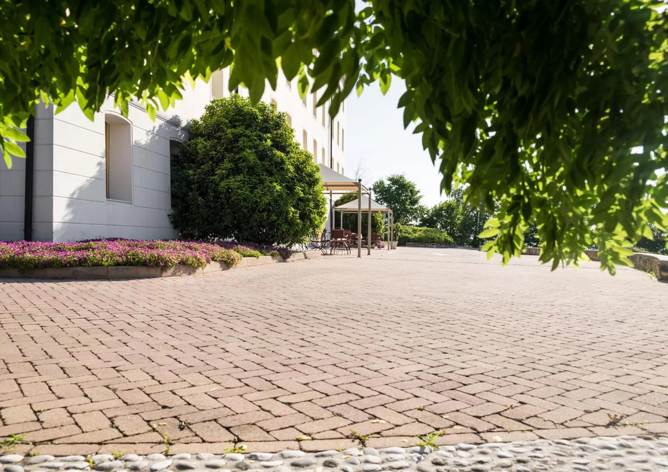 Garden view in Phi Hotel Astoria
