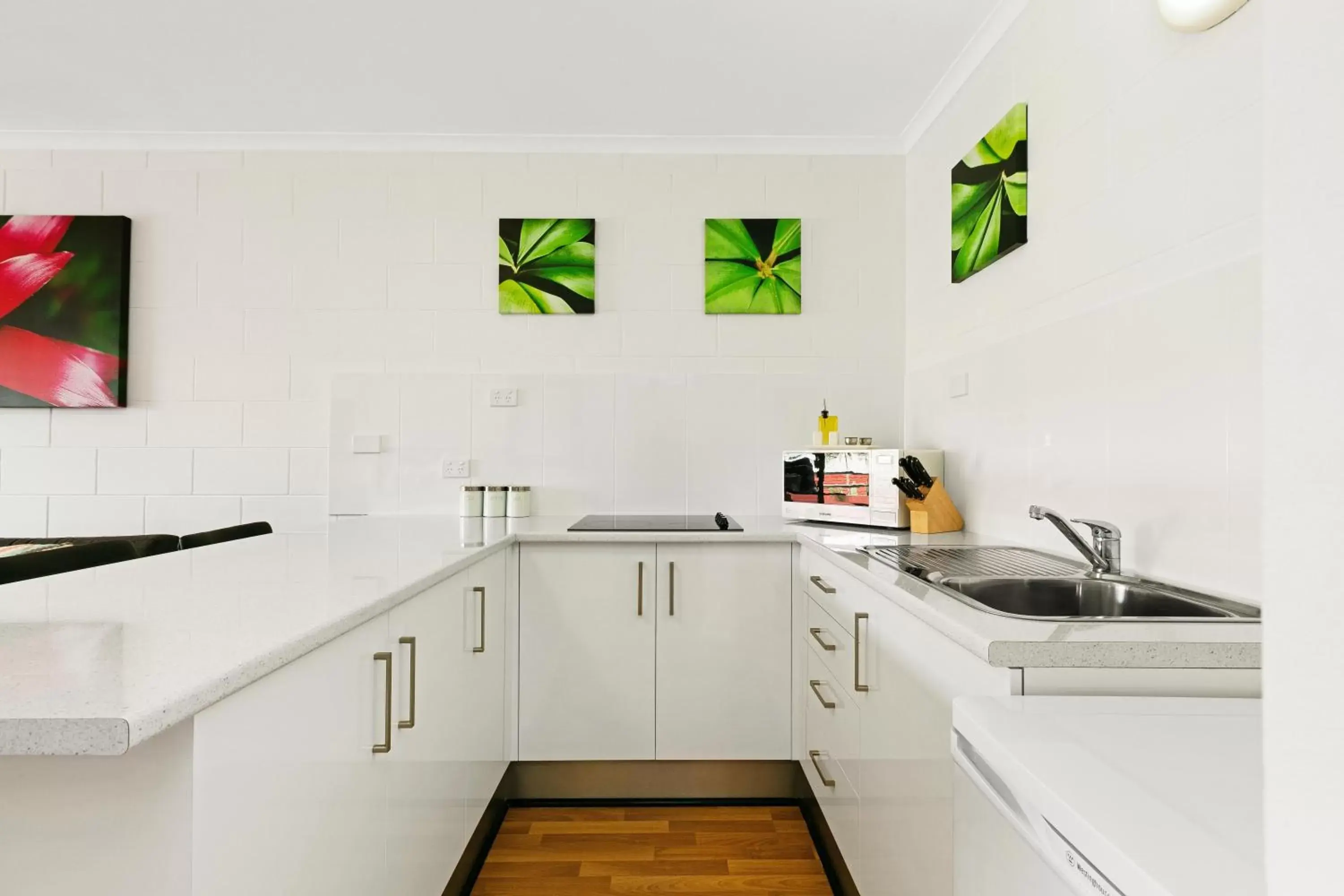 Kitchen or kitchenette, Kitchen/Kitchenette in Cascade Gardens