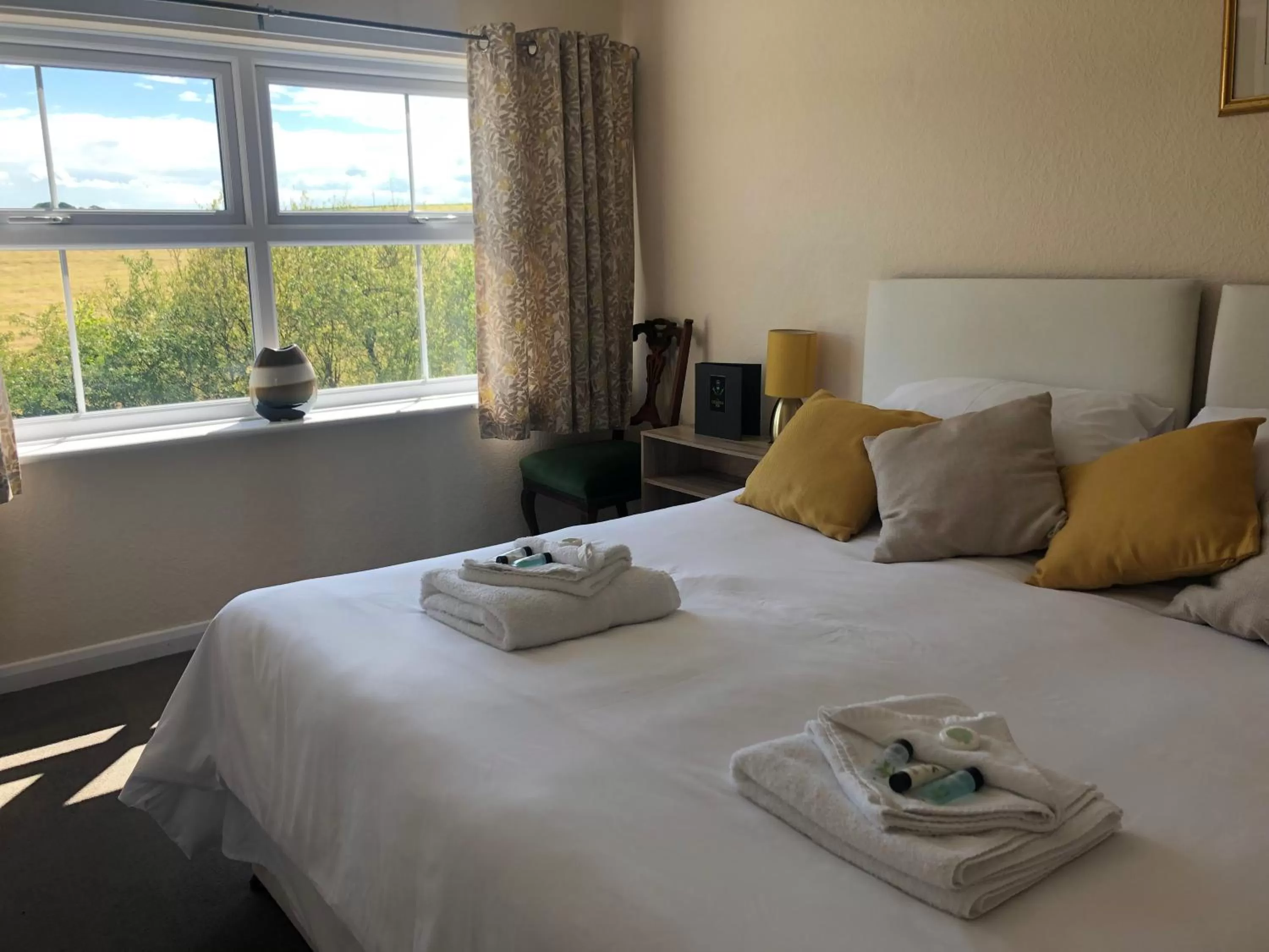 Bedroom, Bed in The Crossings