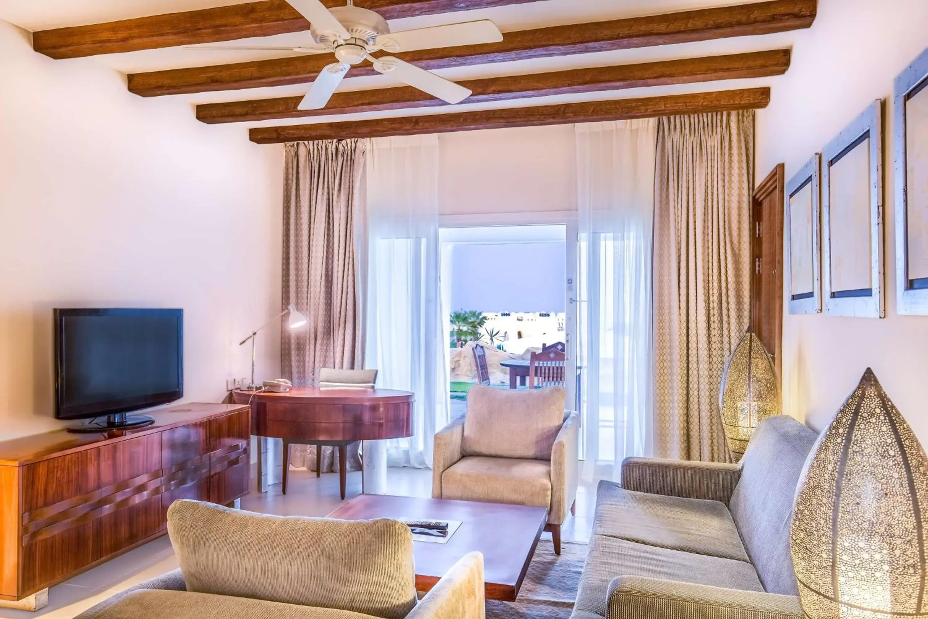 Bedroom, Seating Area in Hilton Marsa Alam Nubian Resort