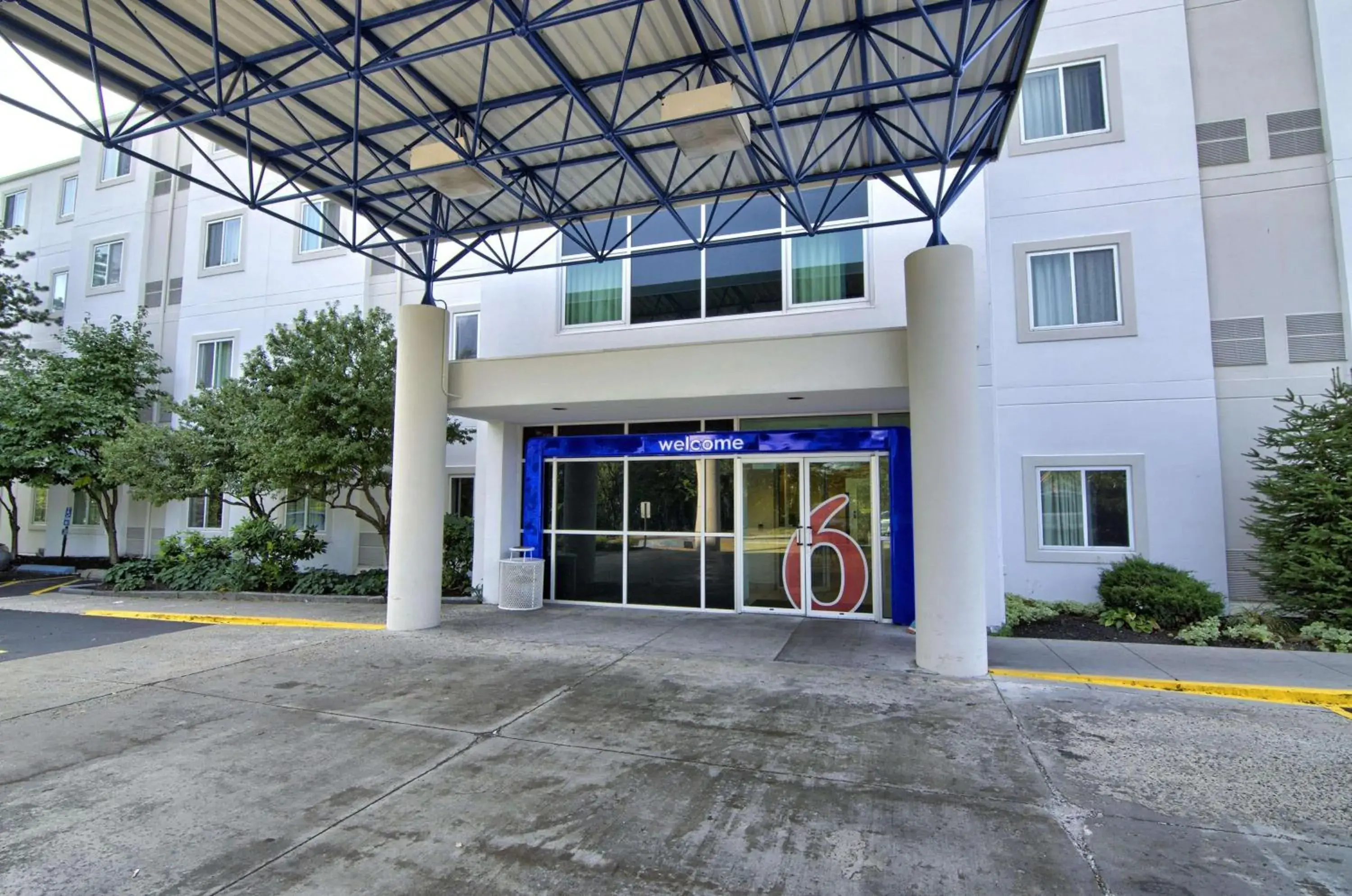 Property Building in Motel 6-Portsmouth, NH