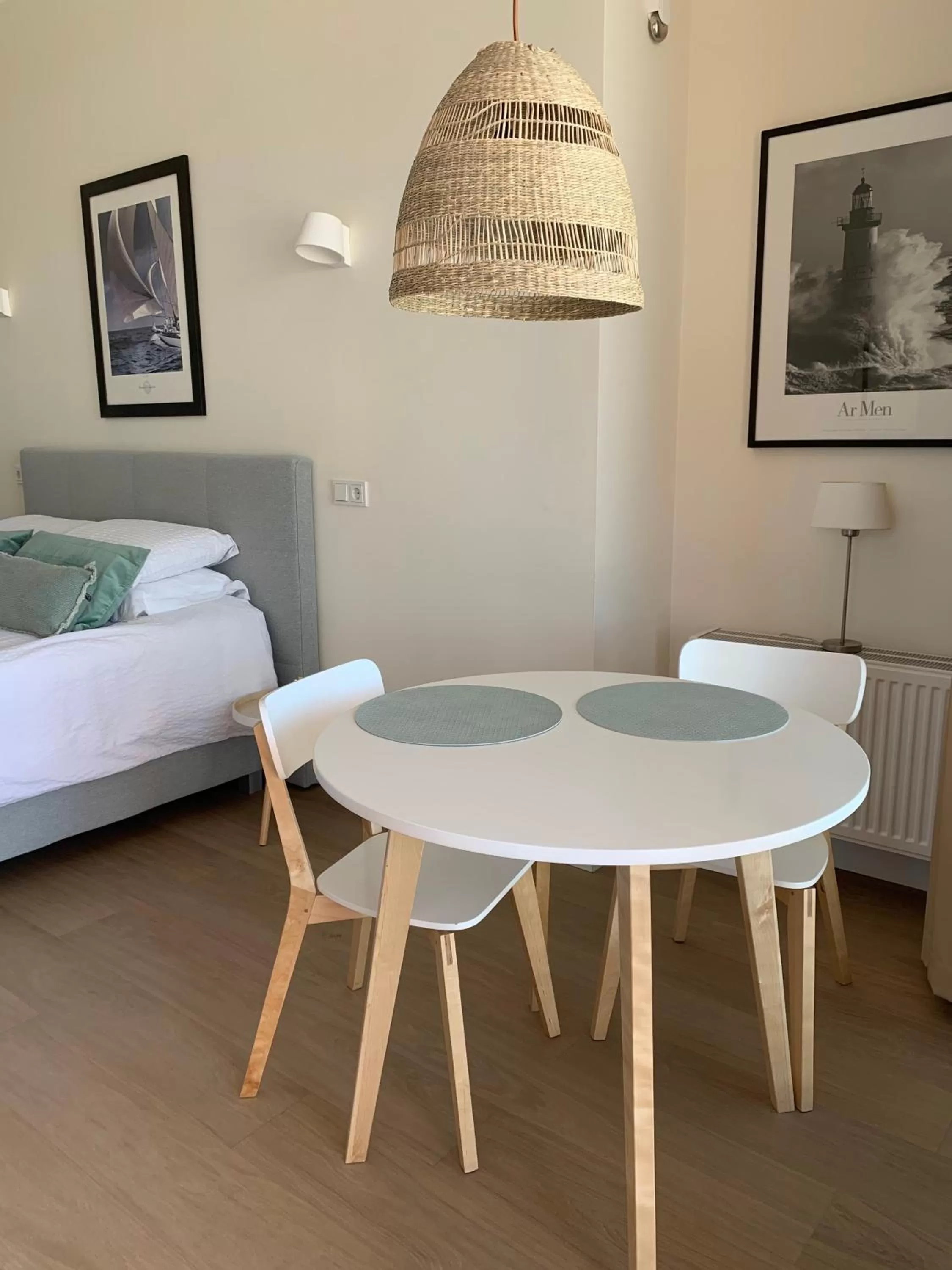 Food and drinks, Bed in Waterfront Studio