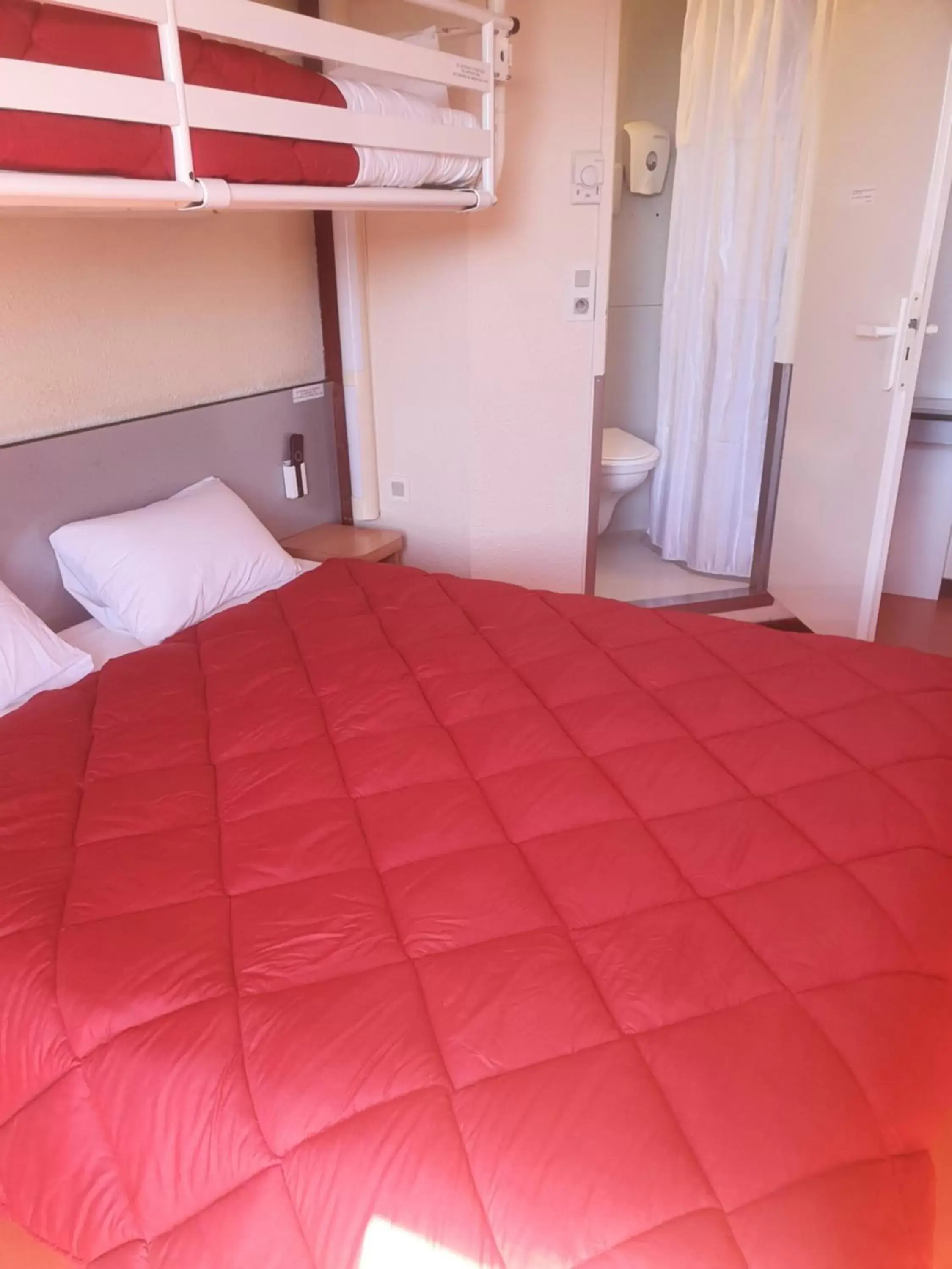 Bedroom, Bed in Premiere Classe La Rochelle Sud - Angoulins