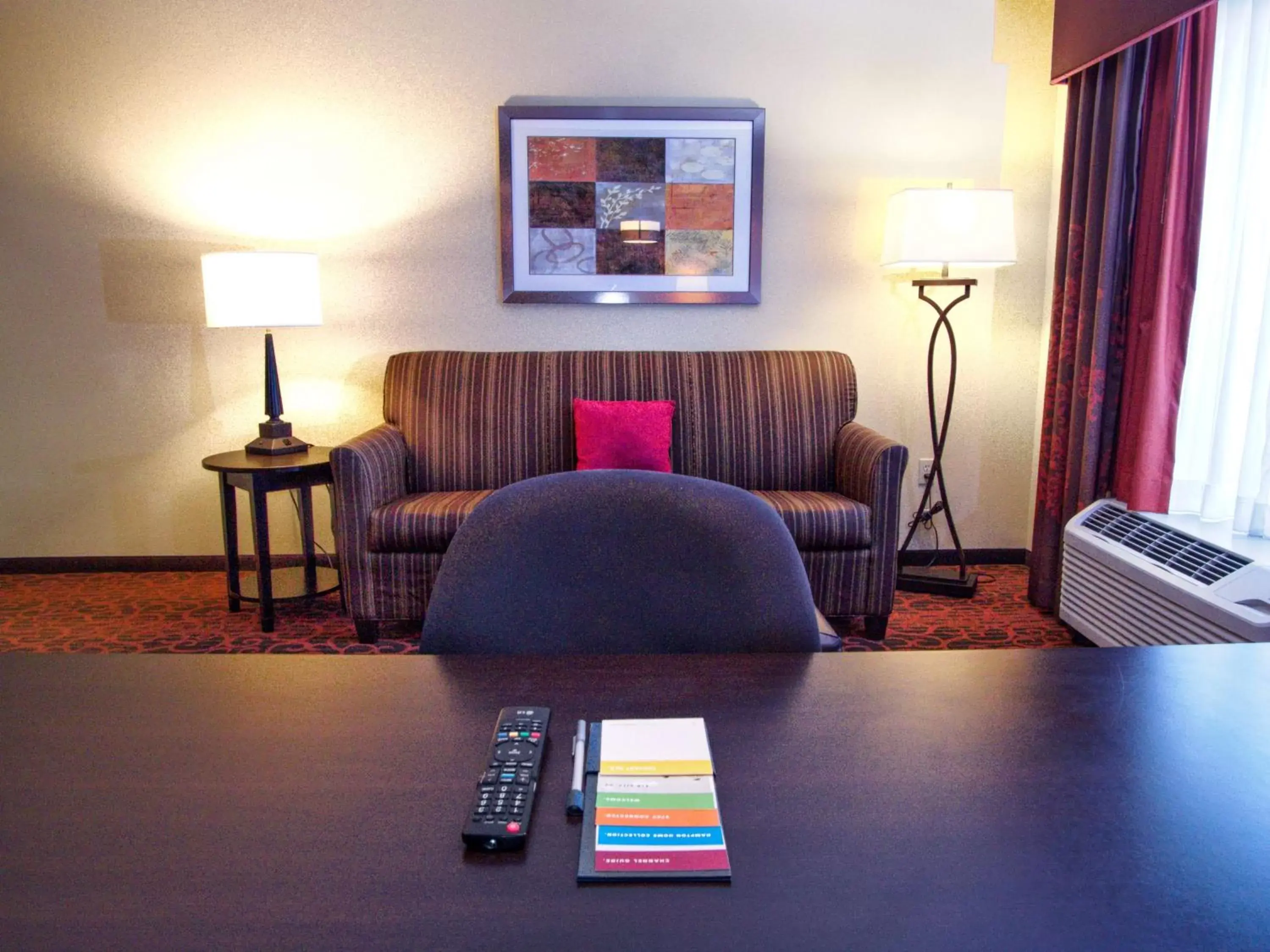 Bedroom, Seating Area in Hampton Inn & Suites Elk City