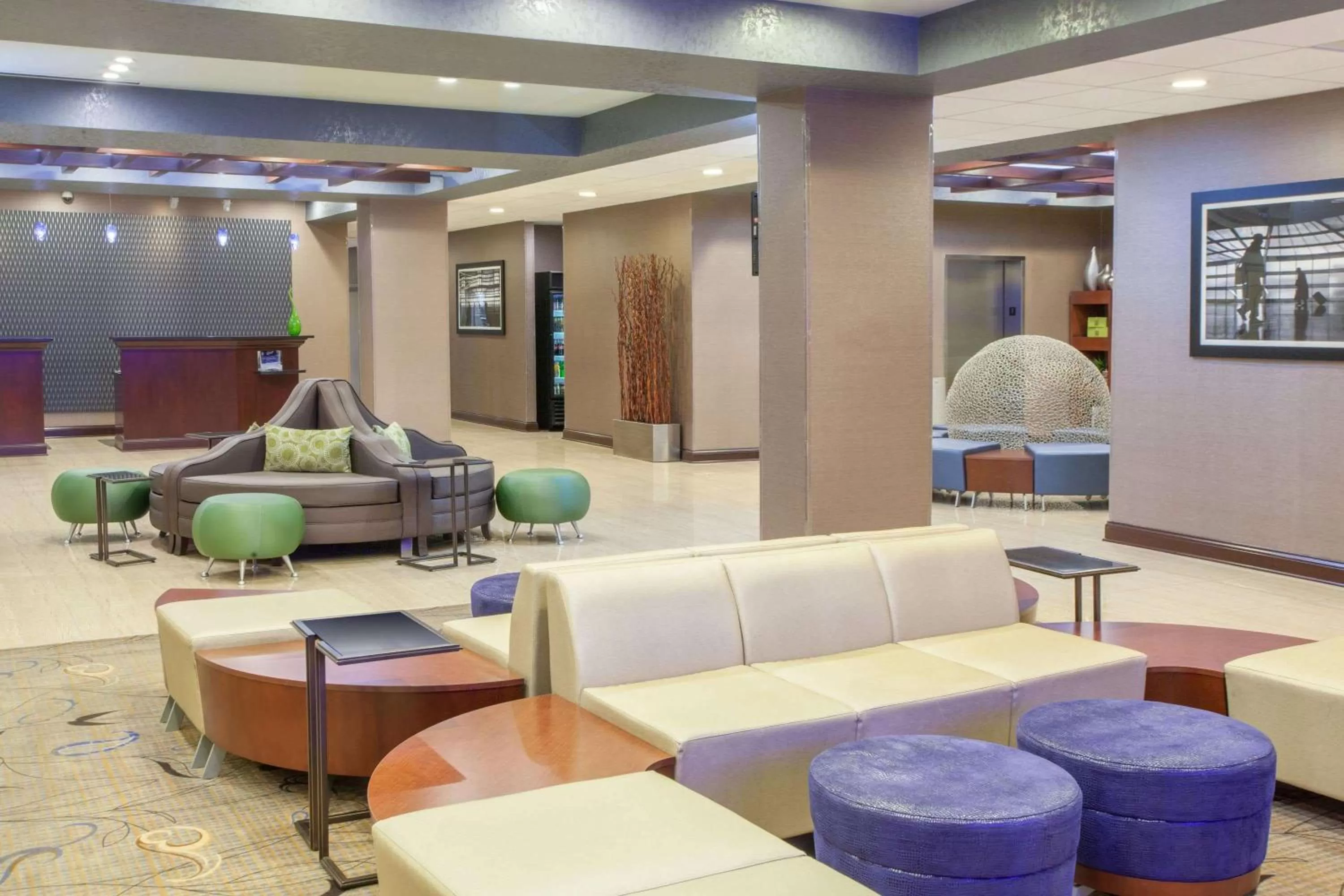Lobby or reception in Wyndham Garden Elk Grove Village - O'Hare