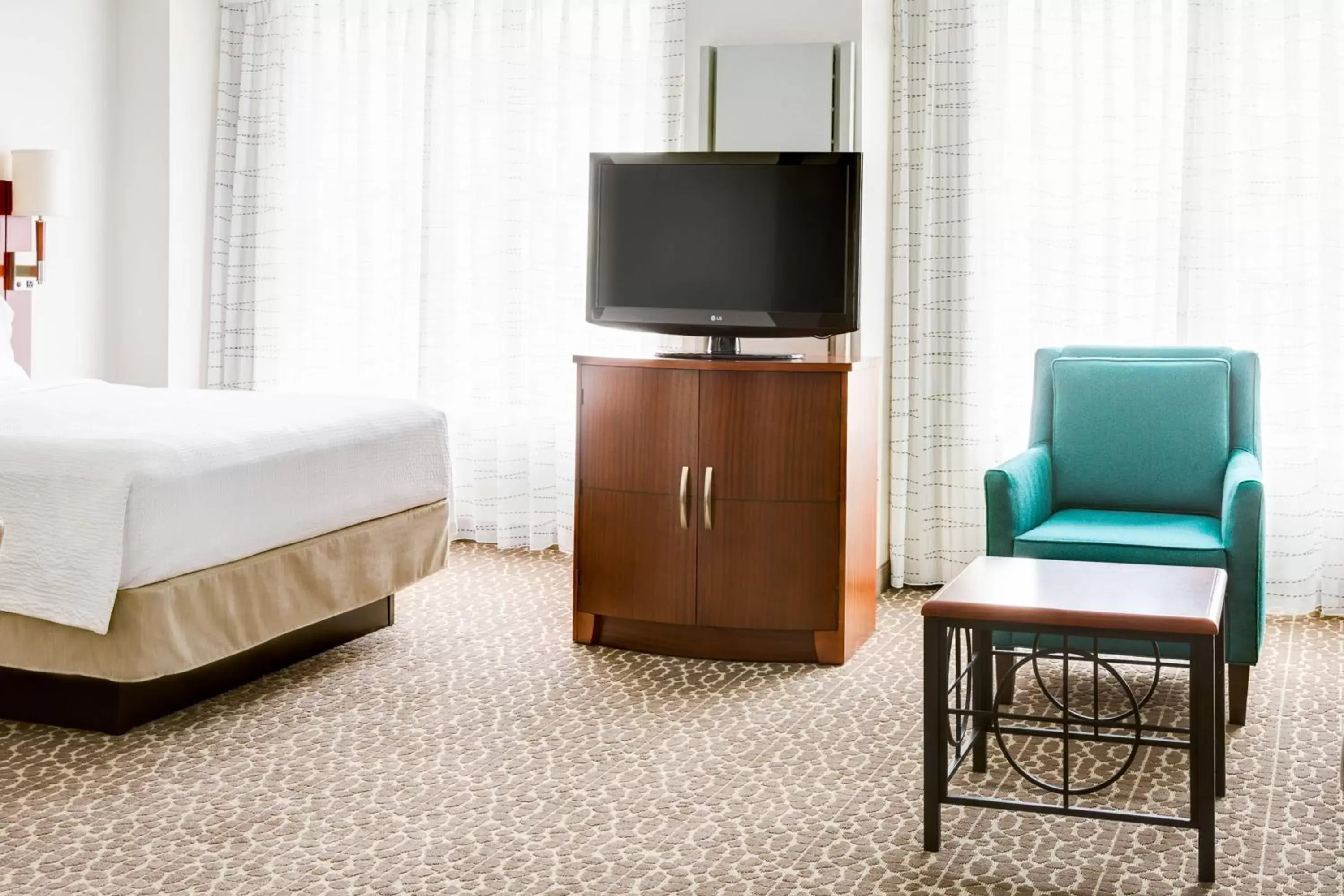Photo of the whole room, TV/Entertainment Center in Residence Inn Washington, DC/ Downtown