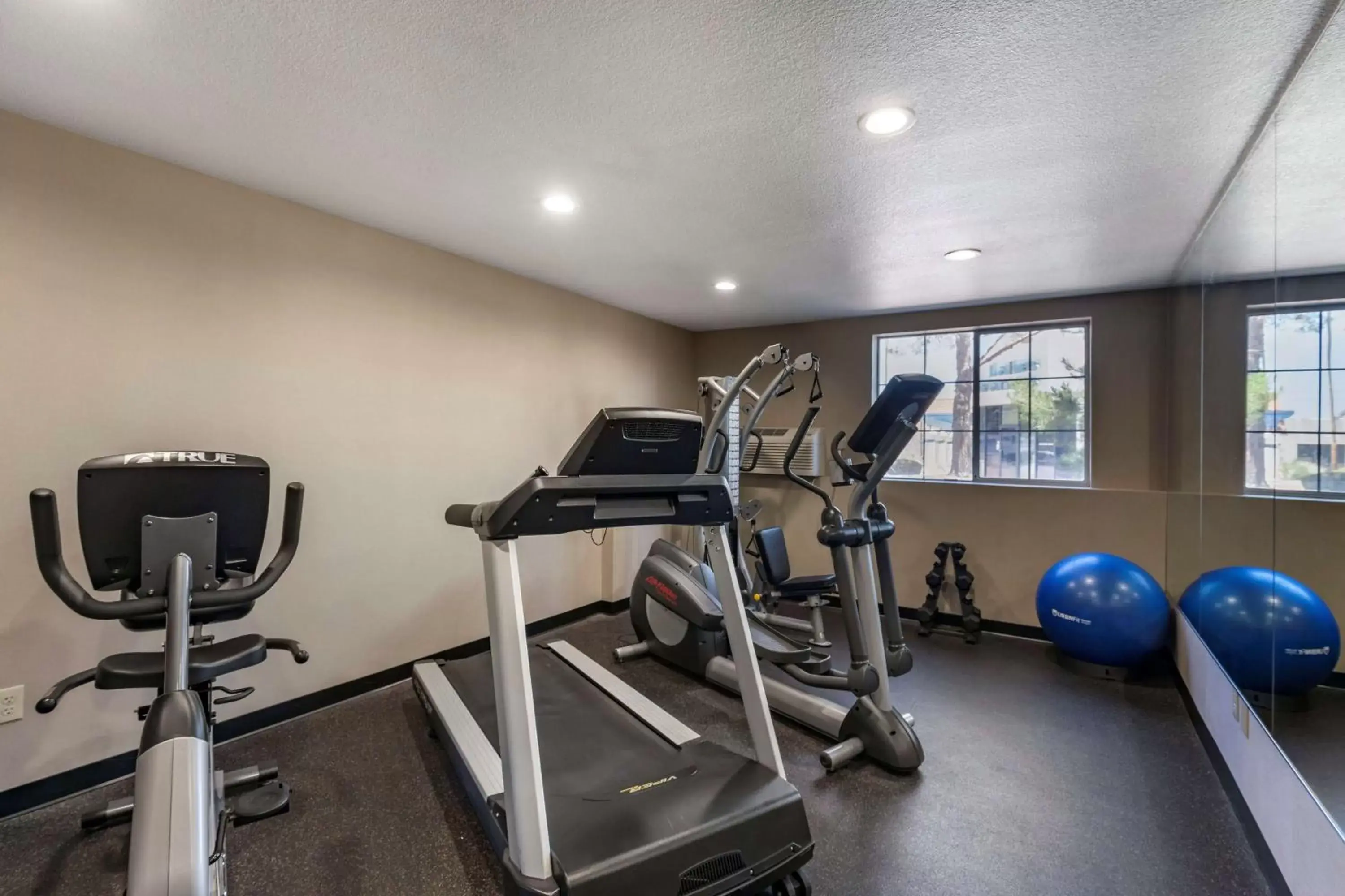 Spa and wellness centre/facilities, Fitness Center/Facilities in Best Western Plus Las Vegas West