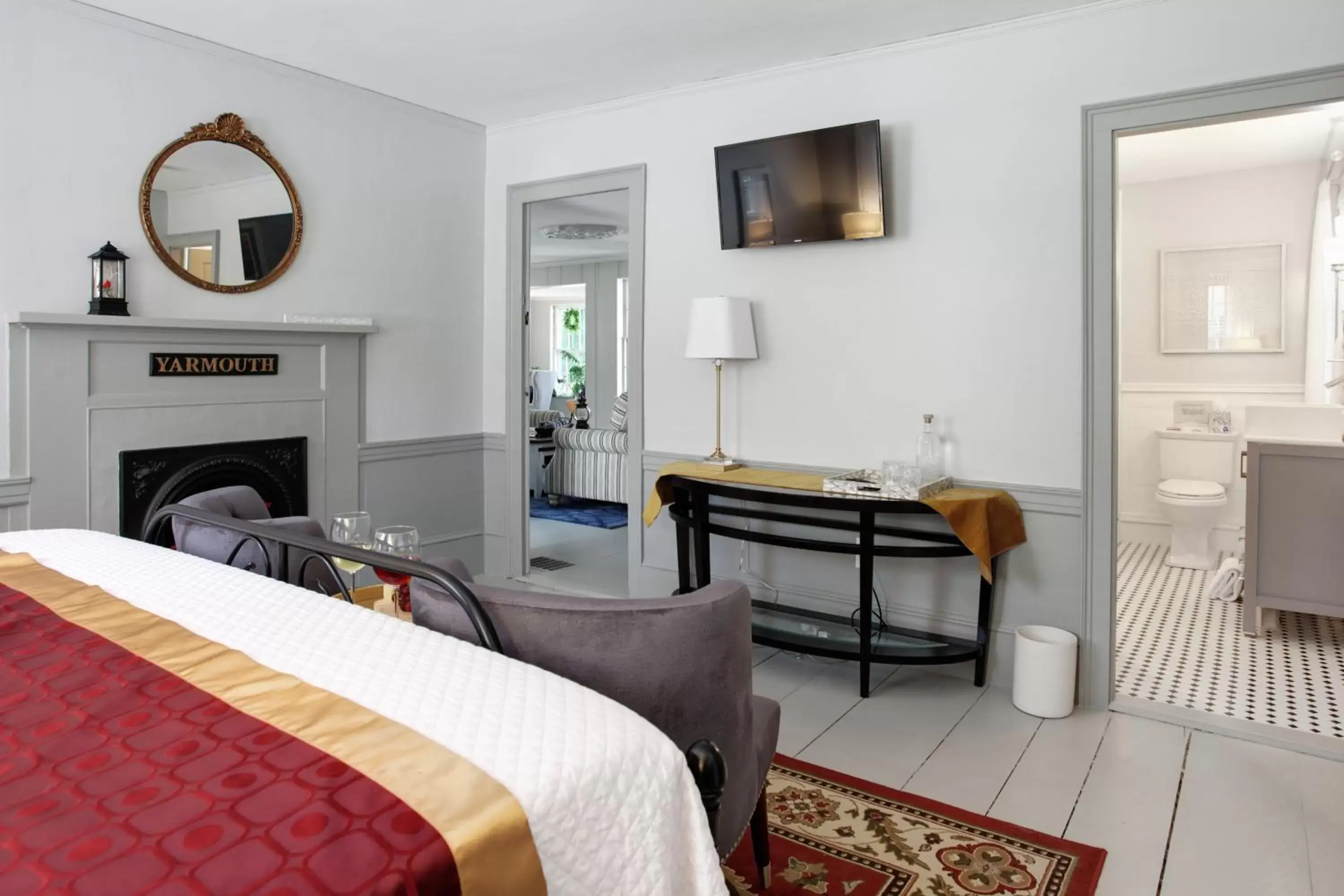 Photo of the whole room, Bed in Inn On Main Photo of the whole room, Bed in Inn On Main