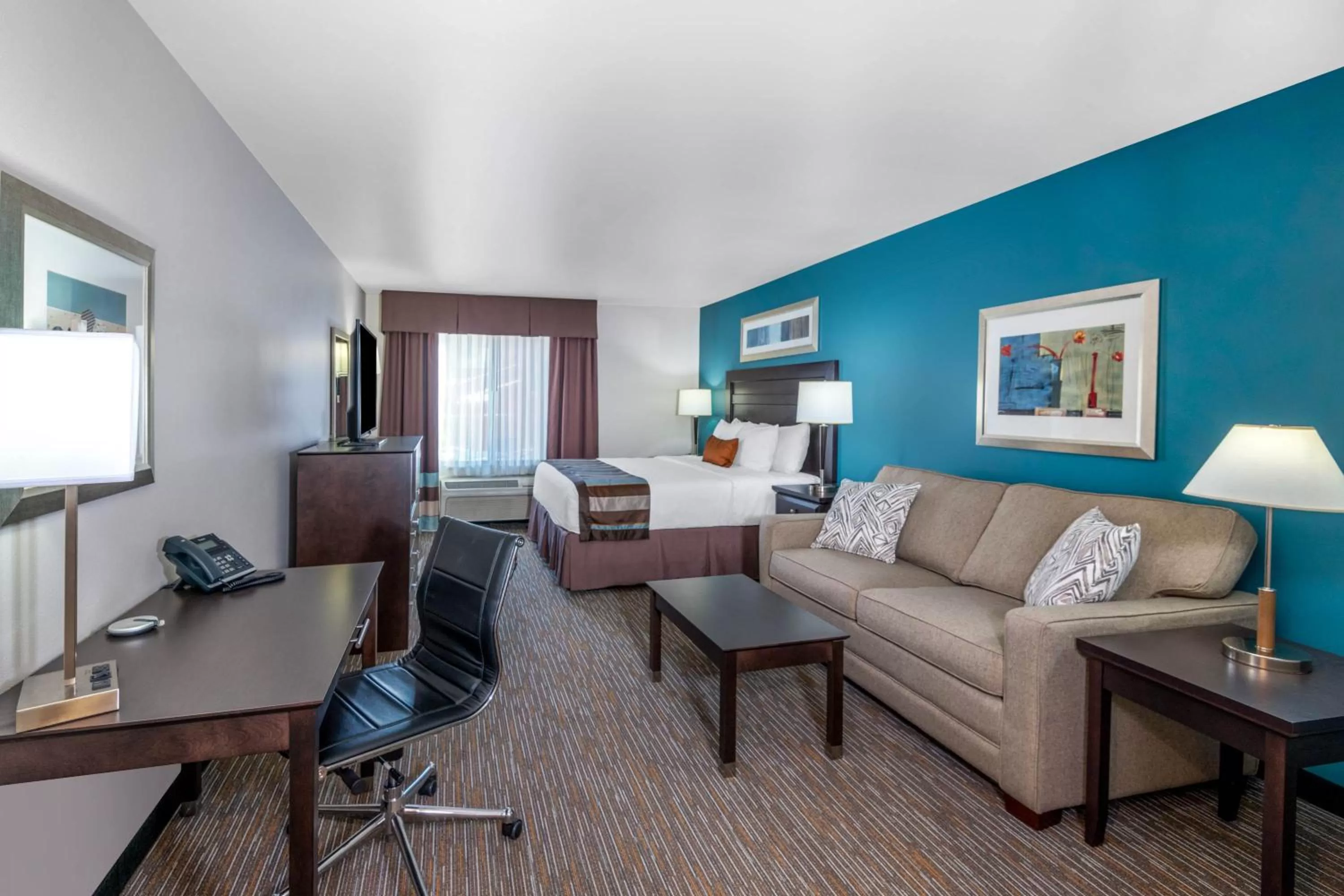 Photo of the whole room in Wingate by Wyndham - St. George