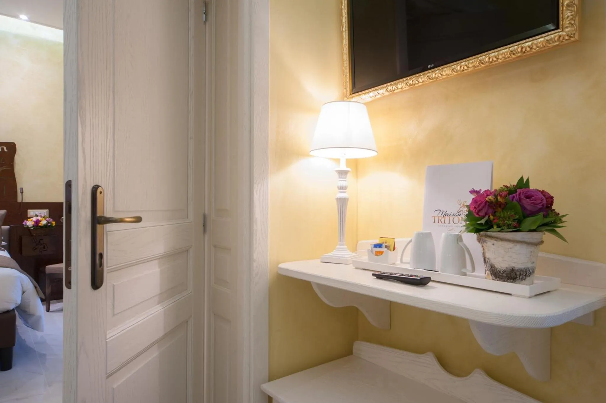 Bedroom, Bed in Maison Tritone