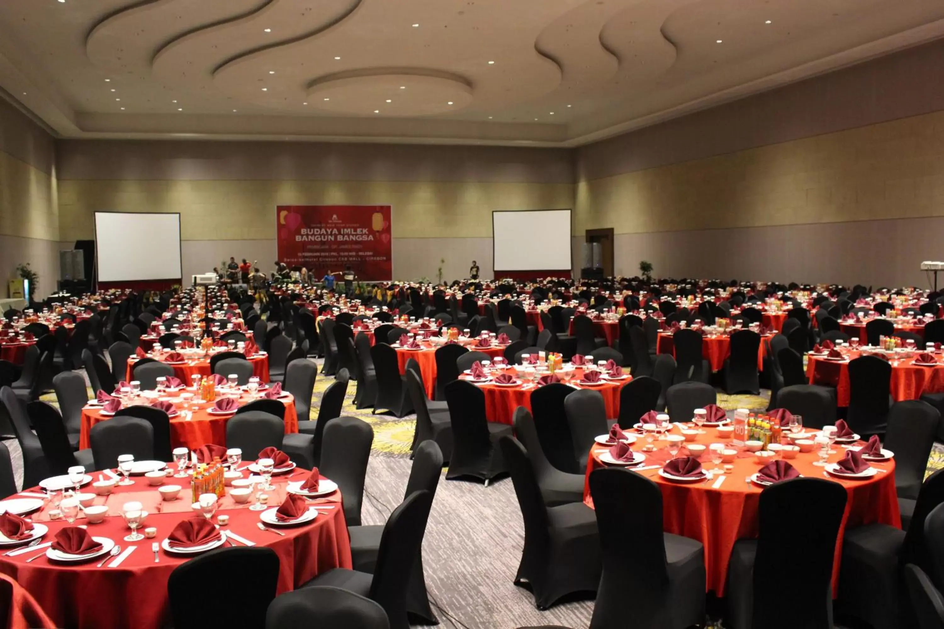 Day, Banquet Facilities in Swiss-Belhotel Cirebon