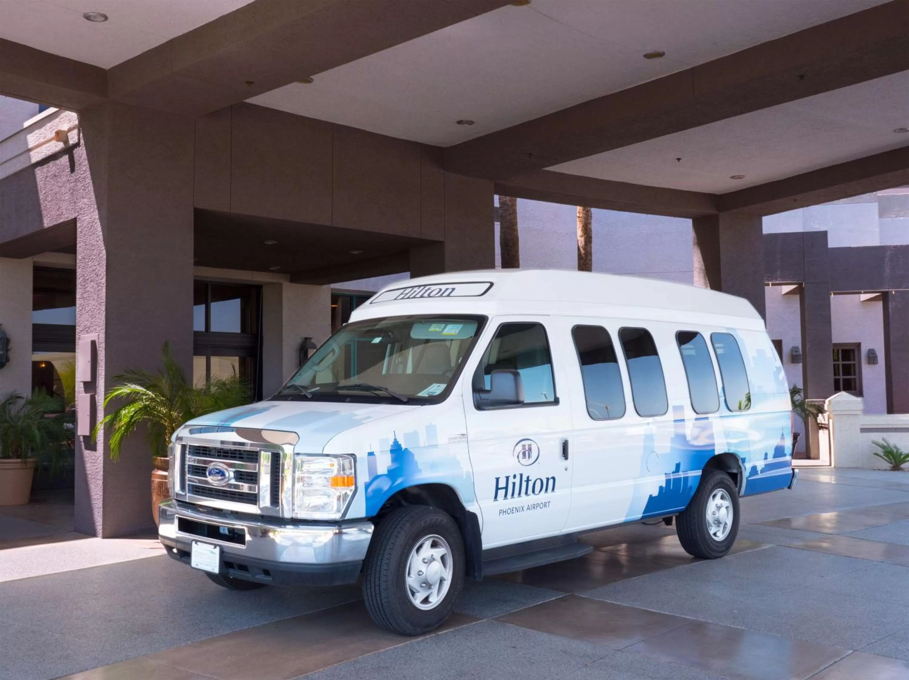 Property building in Hilton Phoenix Airport