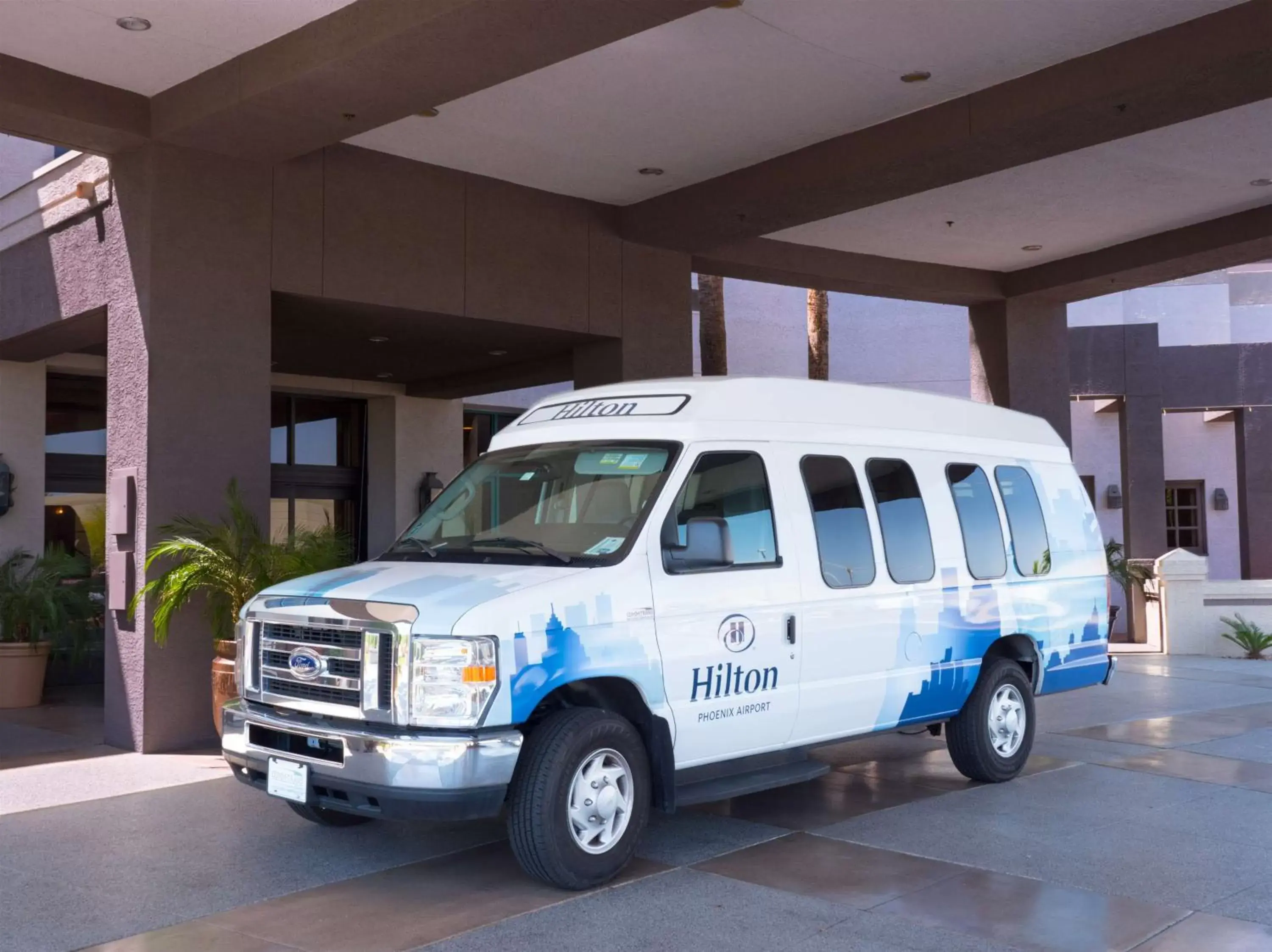 Property building in Hilton Phoenix Airport Property building in Hilton Phoenix Airport