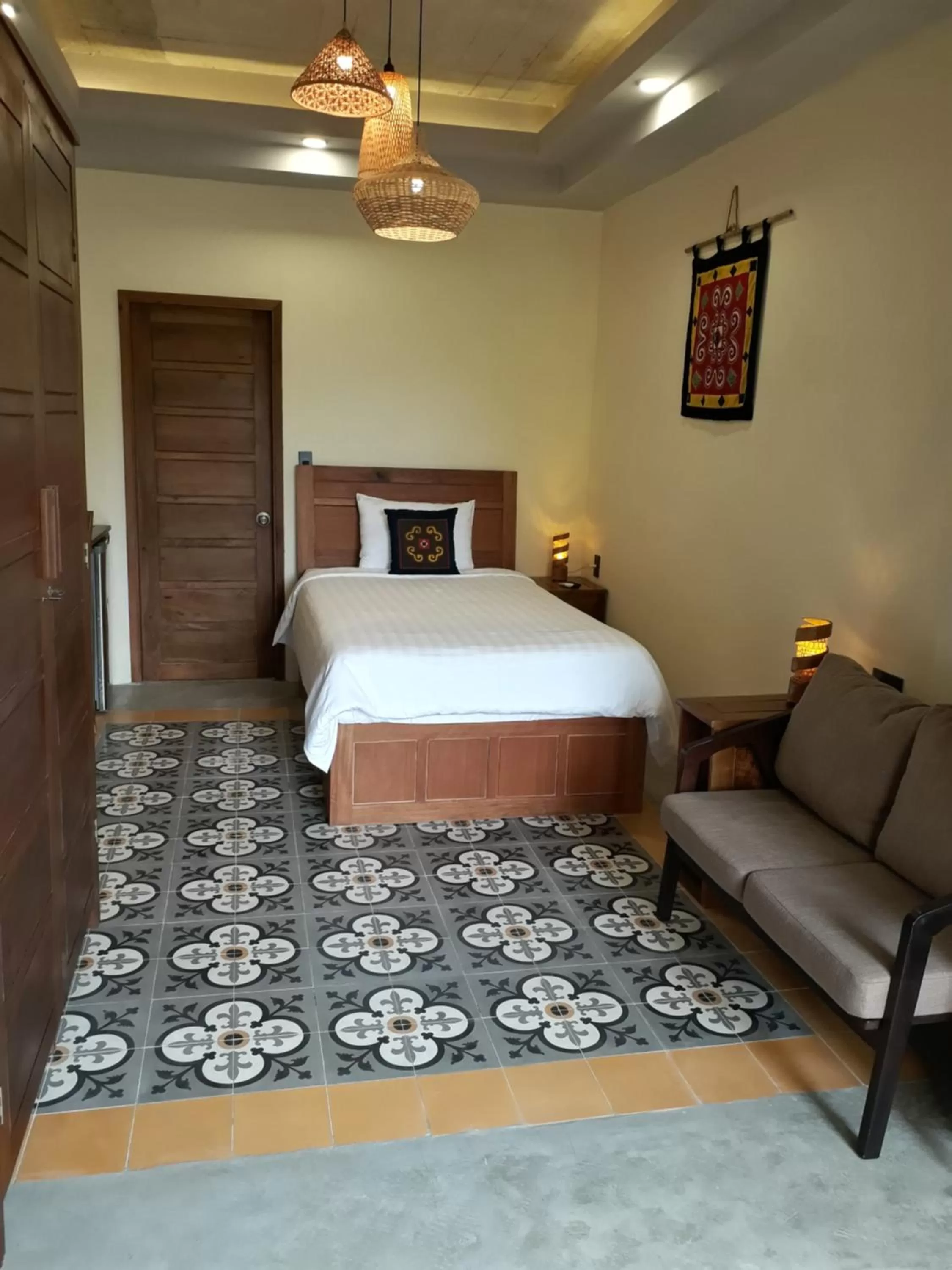 Bedroom, Bed in Pink Tulip Hoi An