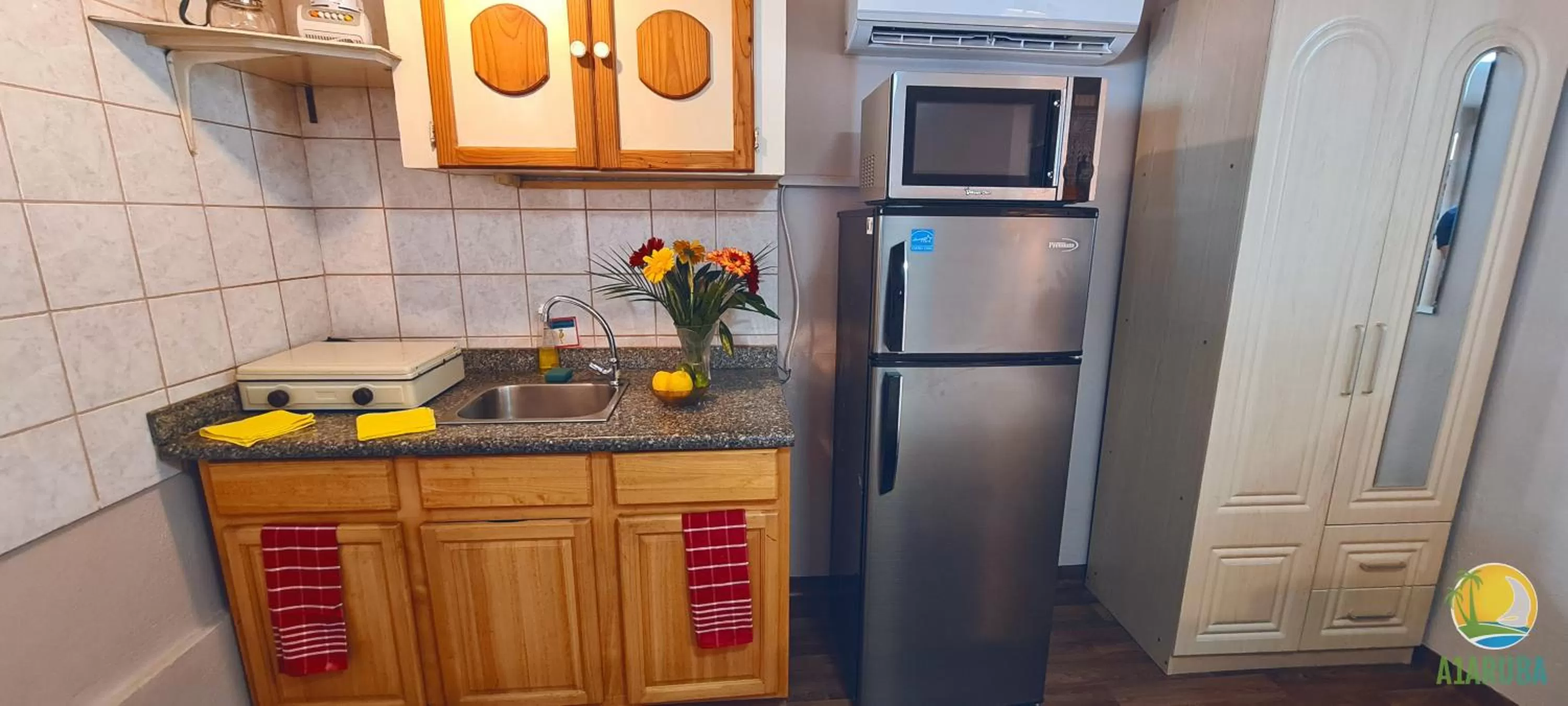 Kitchen or kitchenette in A1 Apartments Aruba