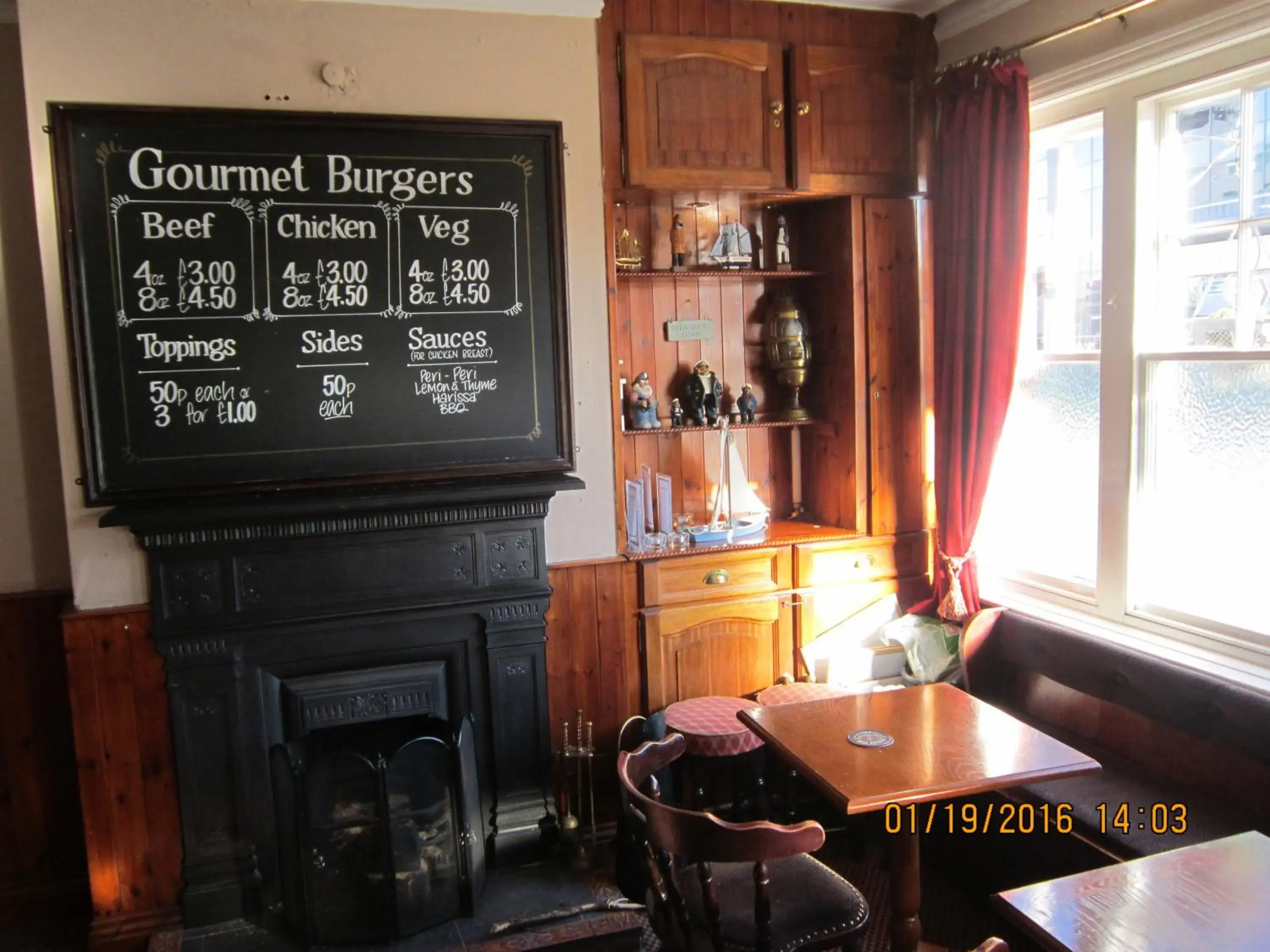 Restaurant/places to eat in Queen Mary Inn