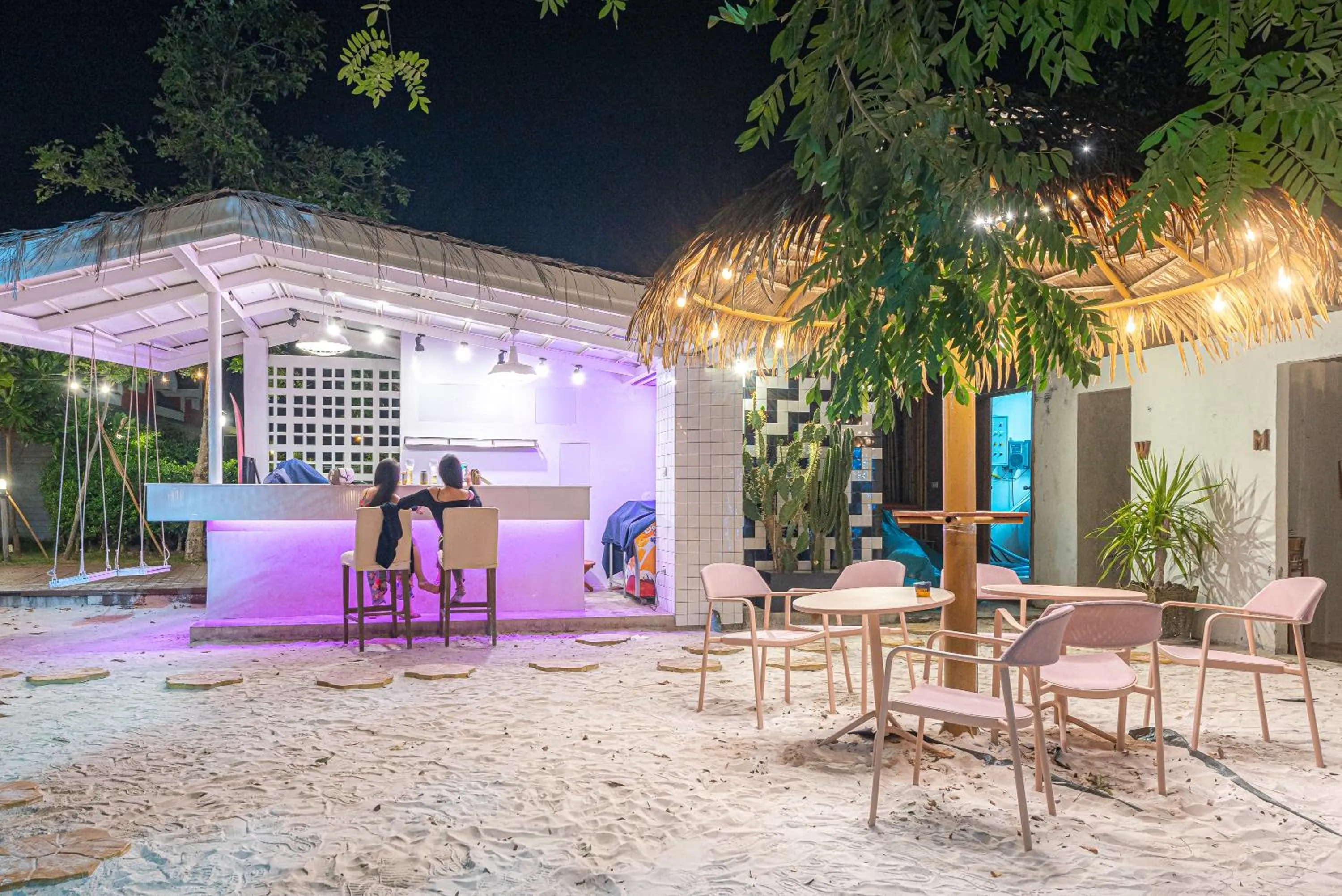 Lounge or bar in Peggy's Cove Resort