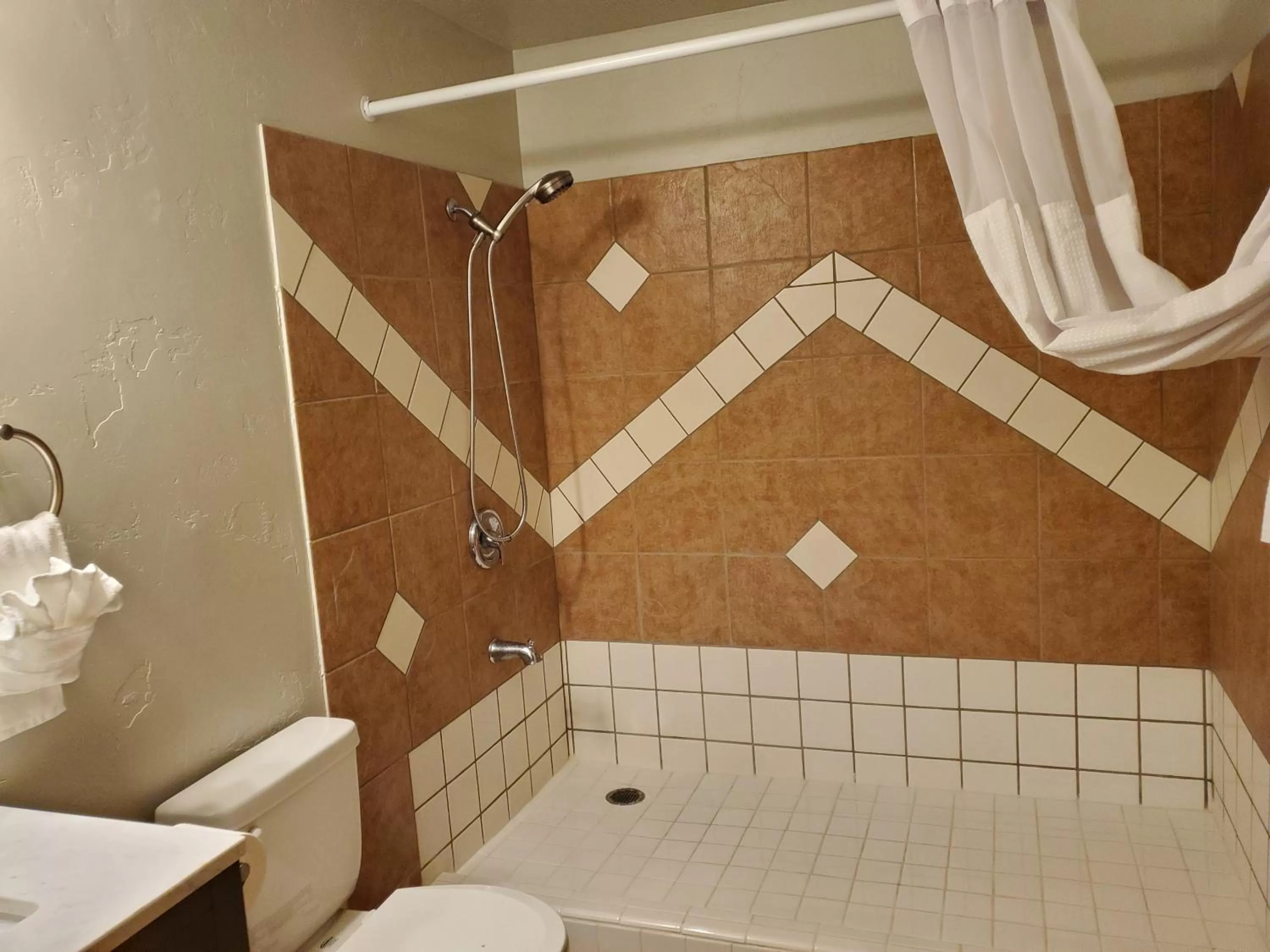 Bathroom in Buffalo Lodge of Bigfork