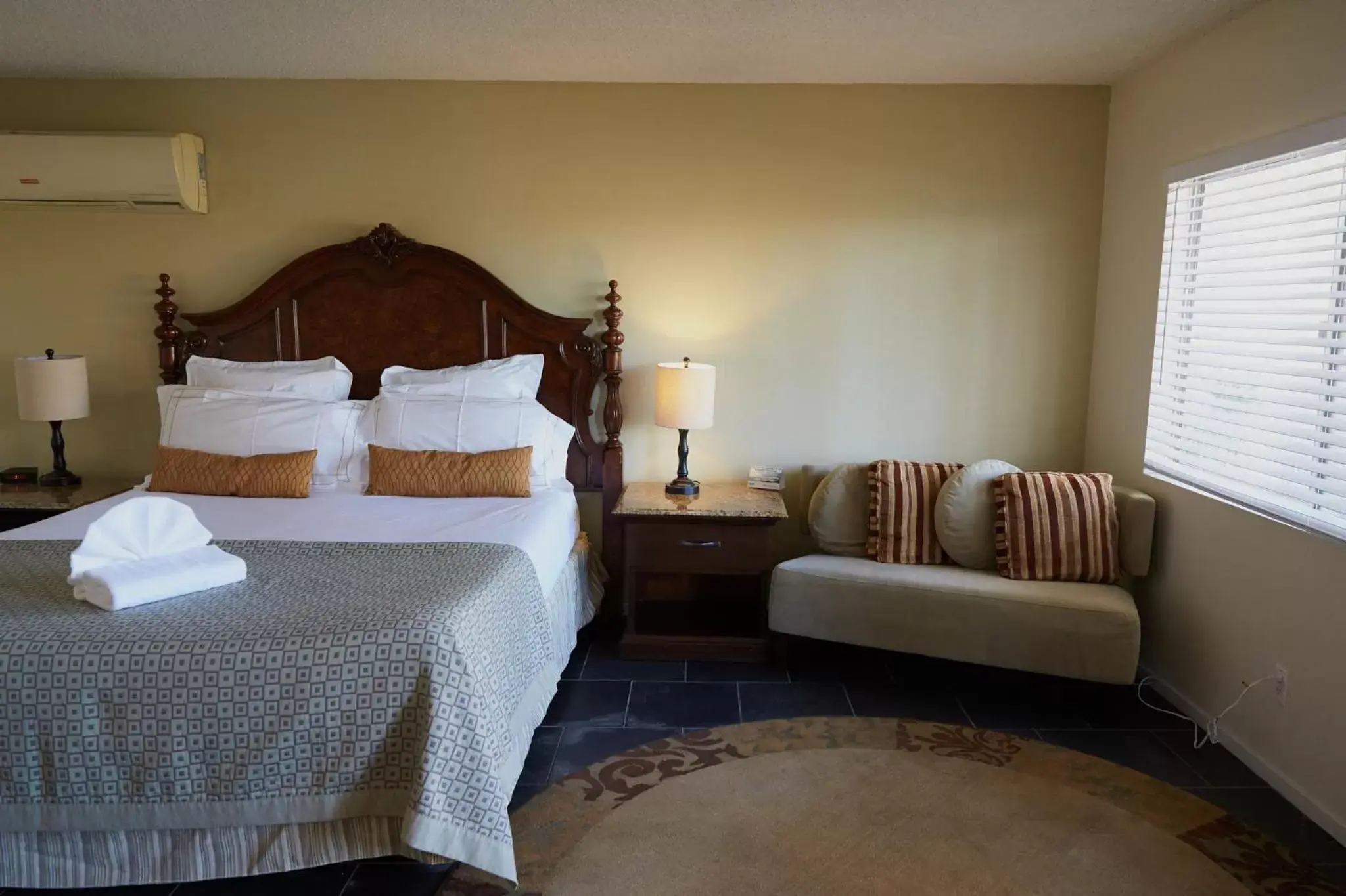Bedroom in Lido Palms Resort & Spa