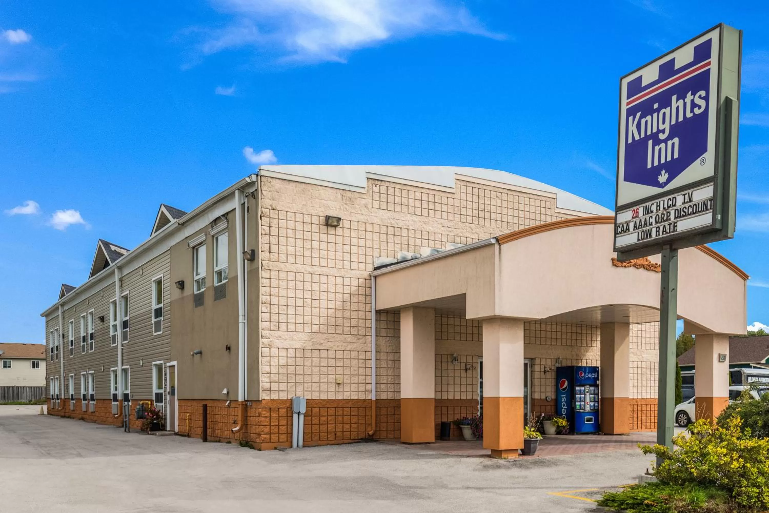Property building in Knights Inn Orillia