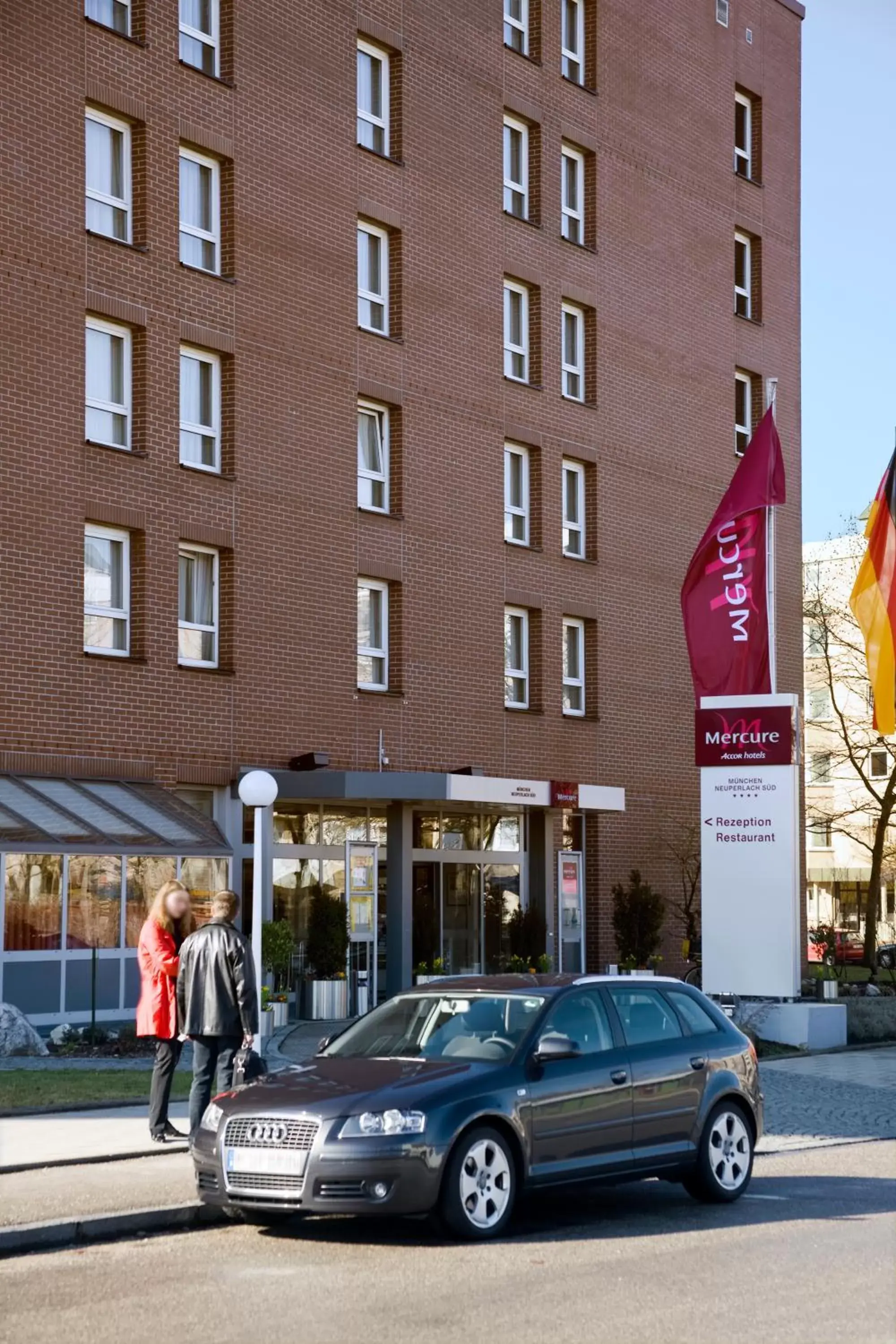 Facade/entrance, Property Building in Mercure Hotel München Neuperlach Süd