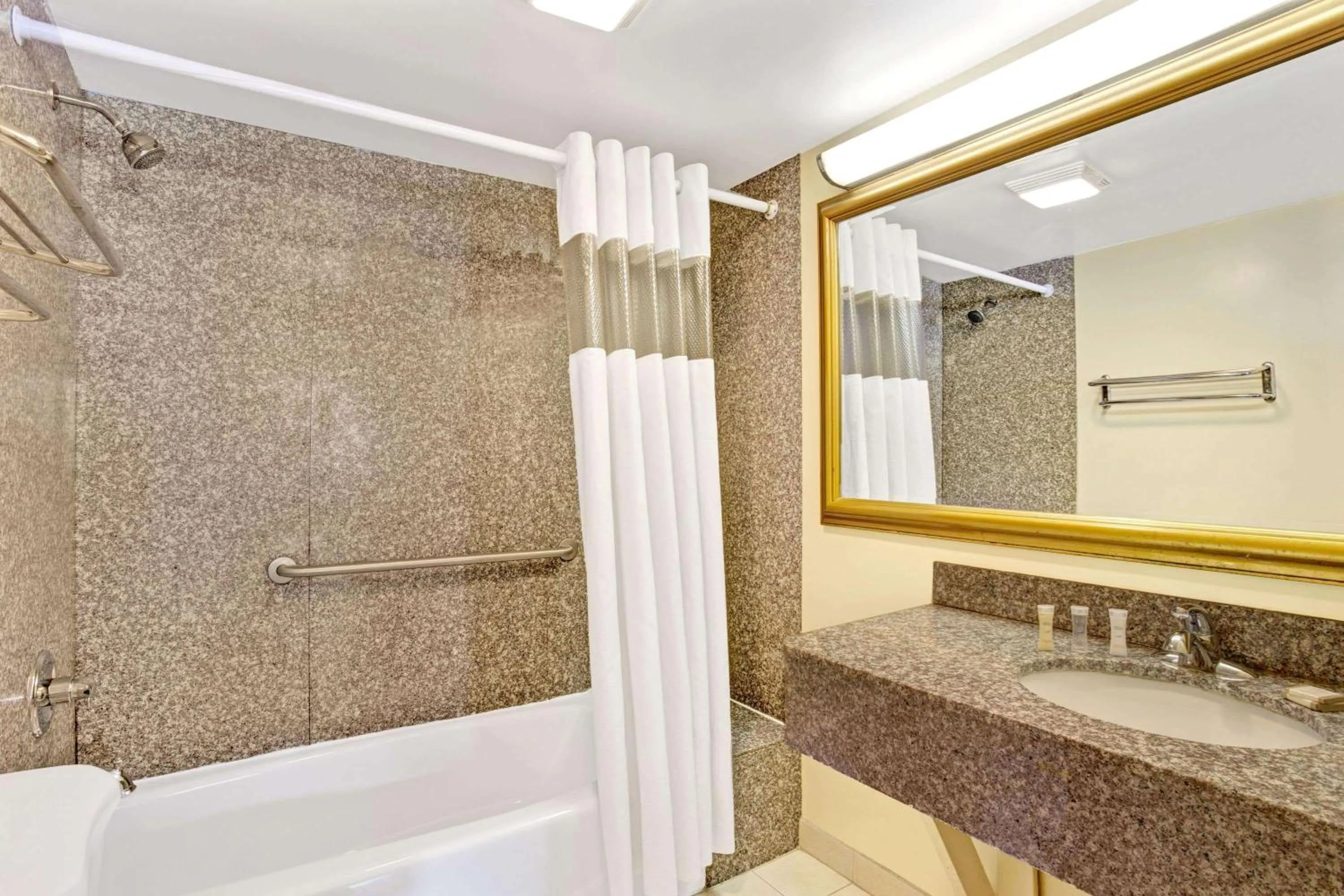 Bathroom in Howard Johnson by Wyndham Pikesville
