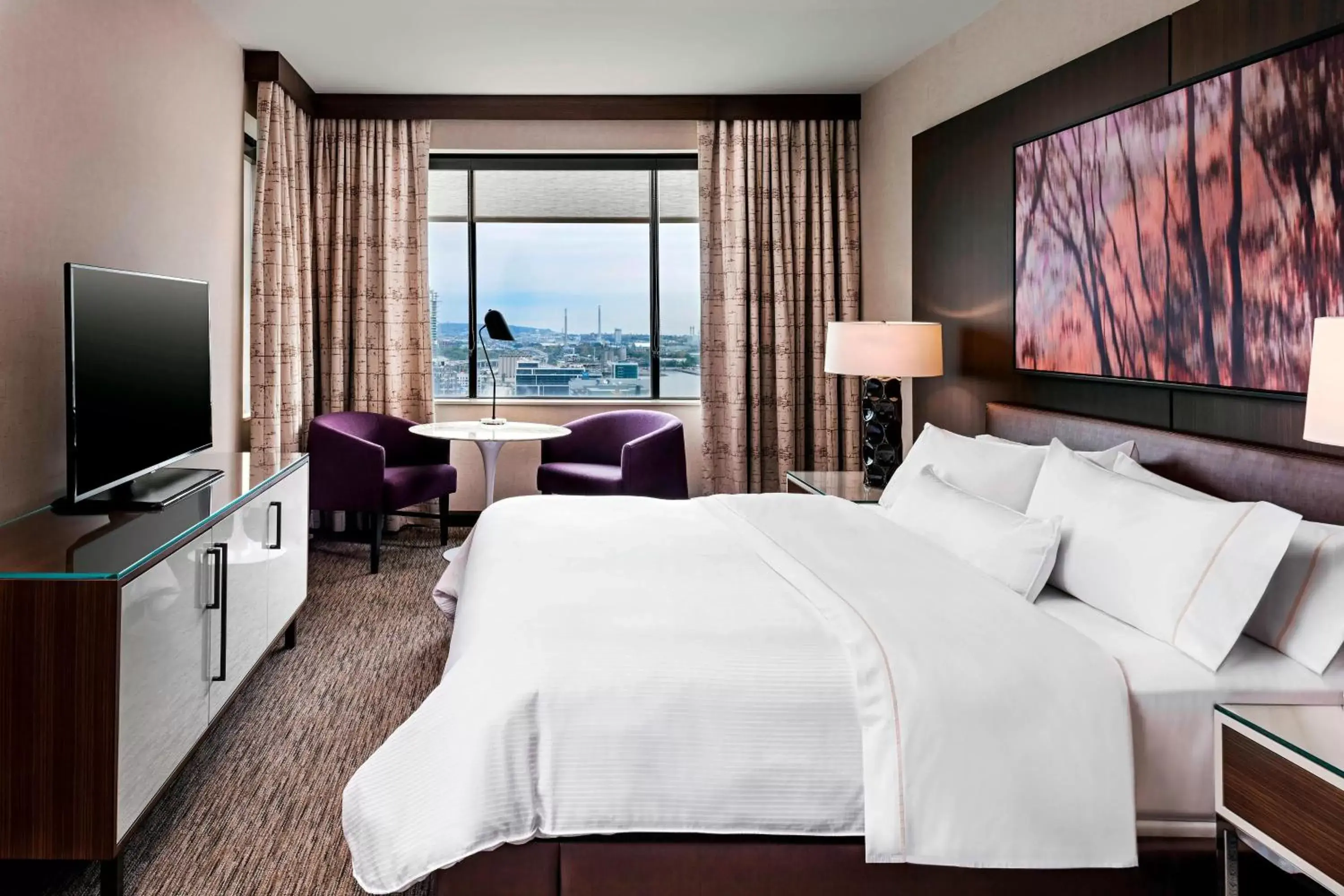 Bedroom in The Westin Harbour Castle, Toronto