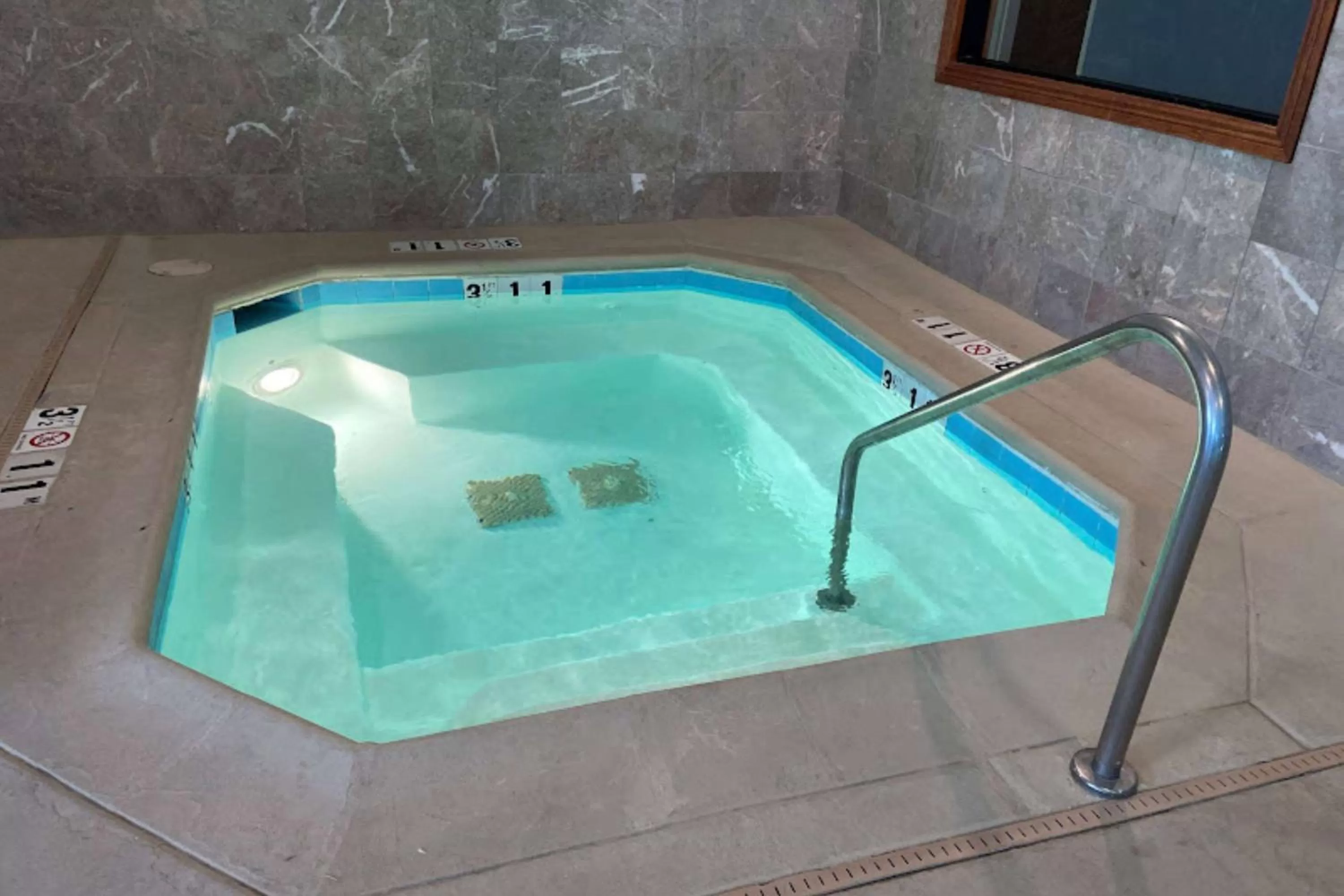 Hot Tub in Wingate by Wyndham Eagle Vail Valley