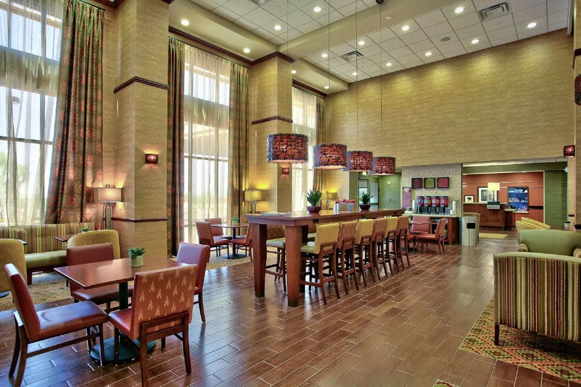 Dining area, Restaurant/Places to Eat in Hampton Inn & Suites Scottsdale at Talking Stick
